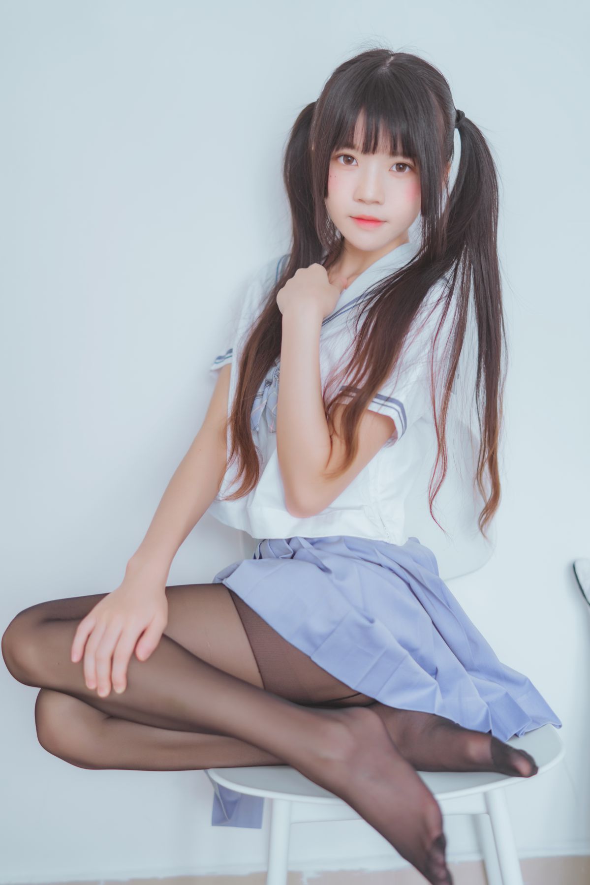 桜桃喵 – 校服黑丝插图2