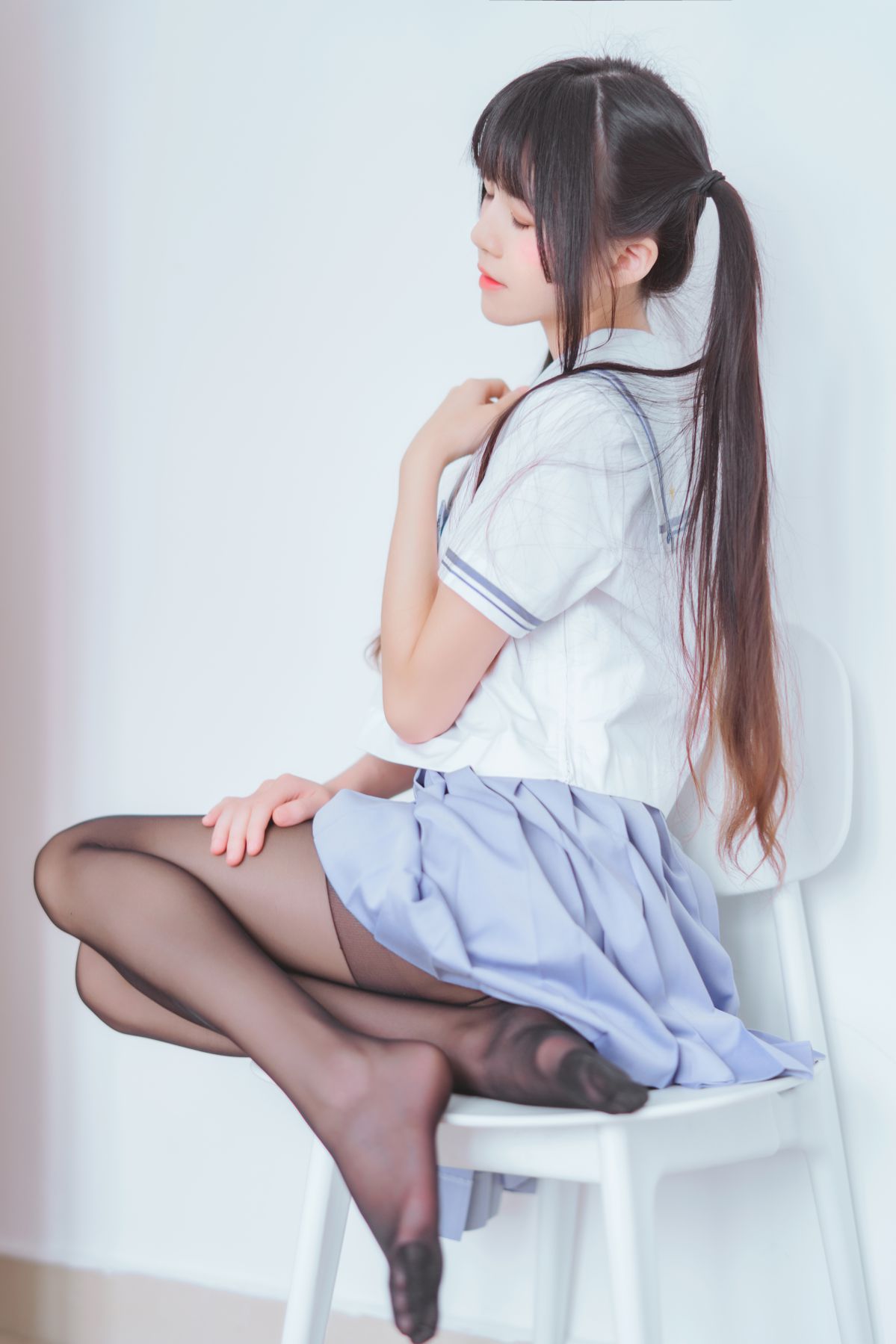 桜桃喵 – 校服黑丝插图4
