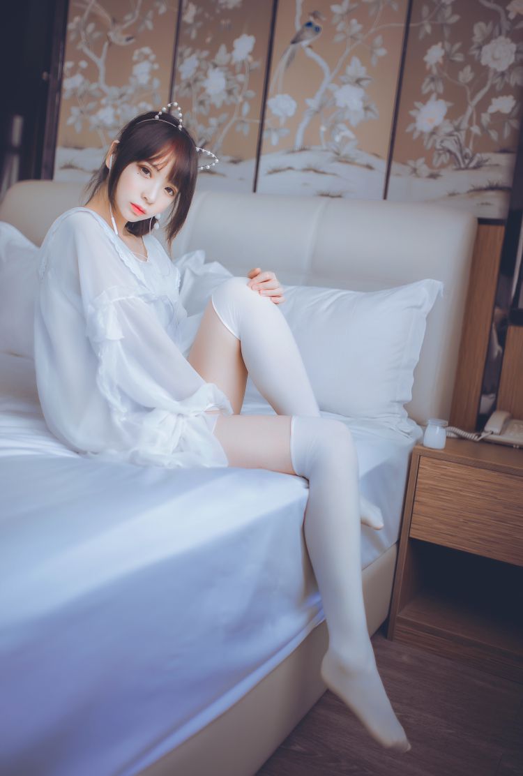 03-疯猫-白色睡衣插图9