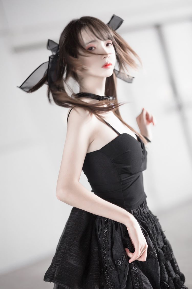 33-疯猫-黑色礼服插图9