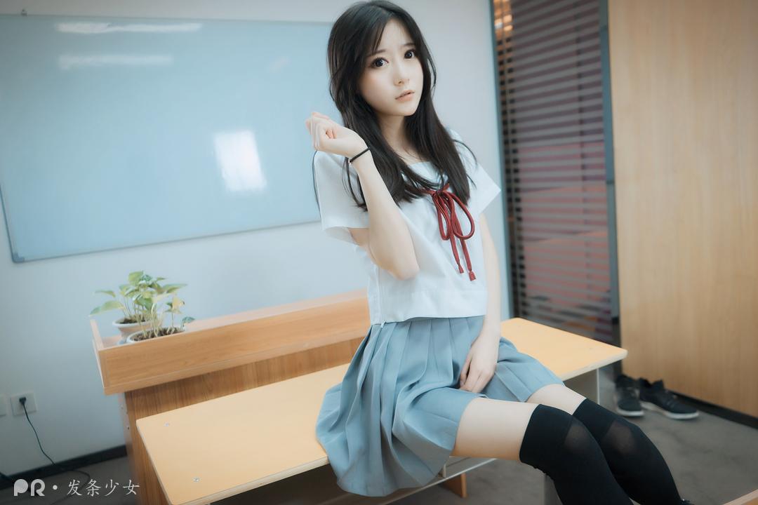 发条少女 – 尾随颜控少女插图2