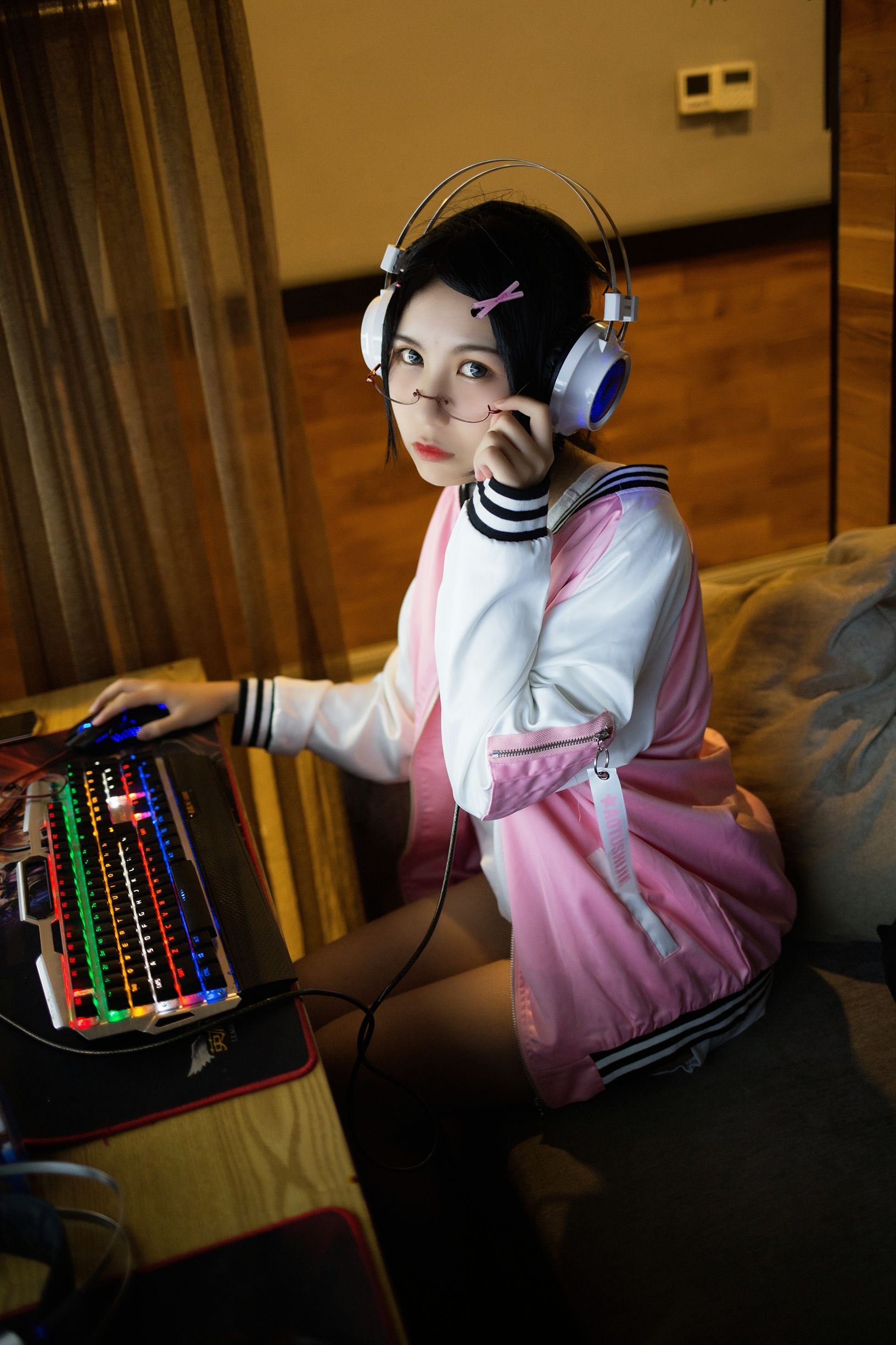COSER美女逐月su网吧历险记插图8