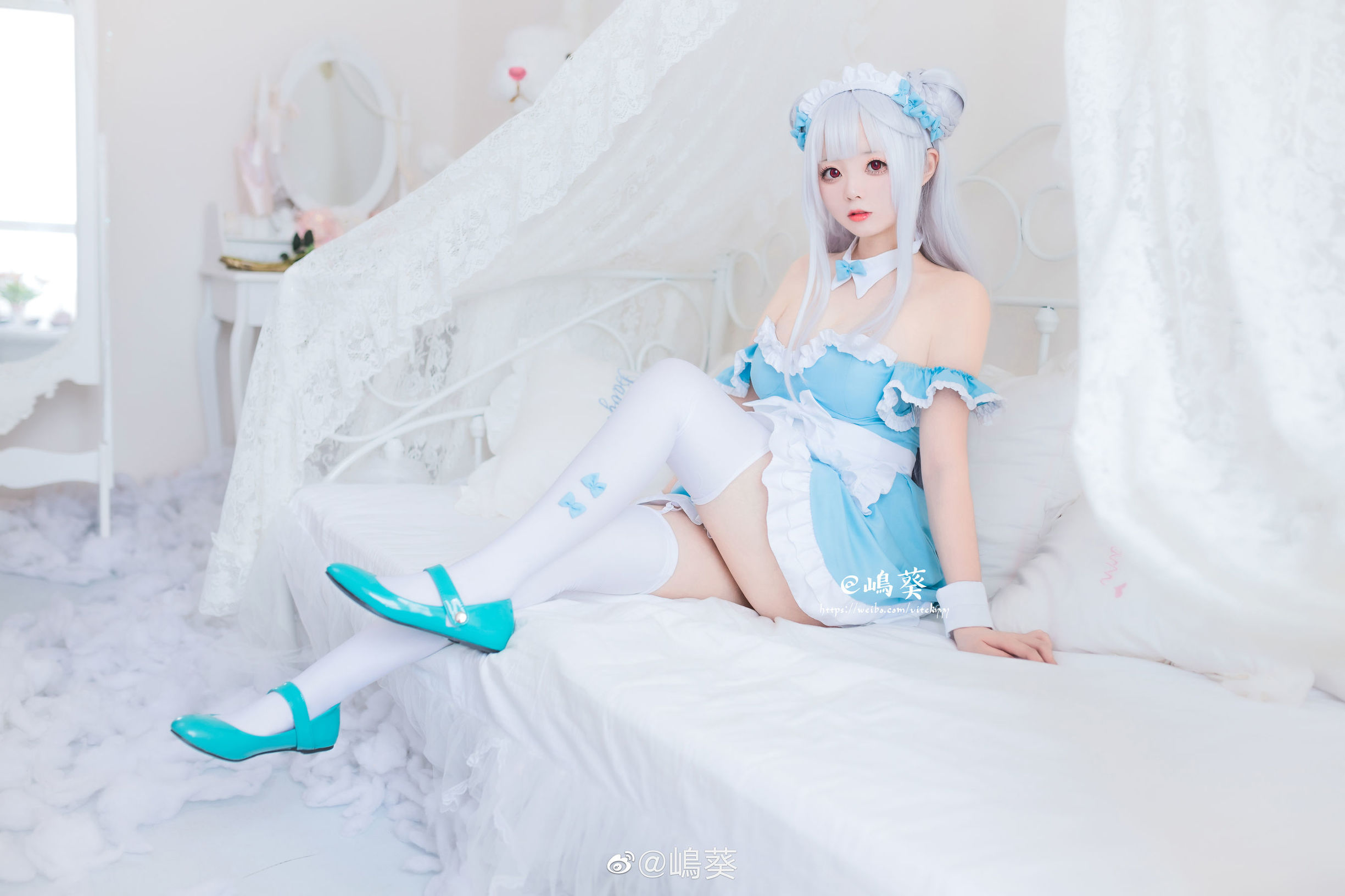 微博美女嶋葵小天鹅女仆插图
