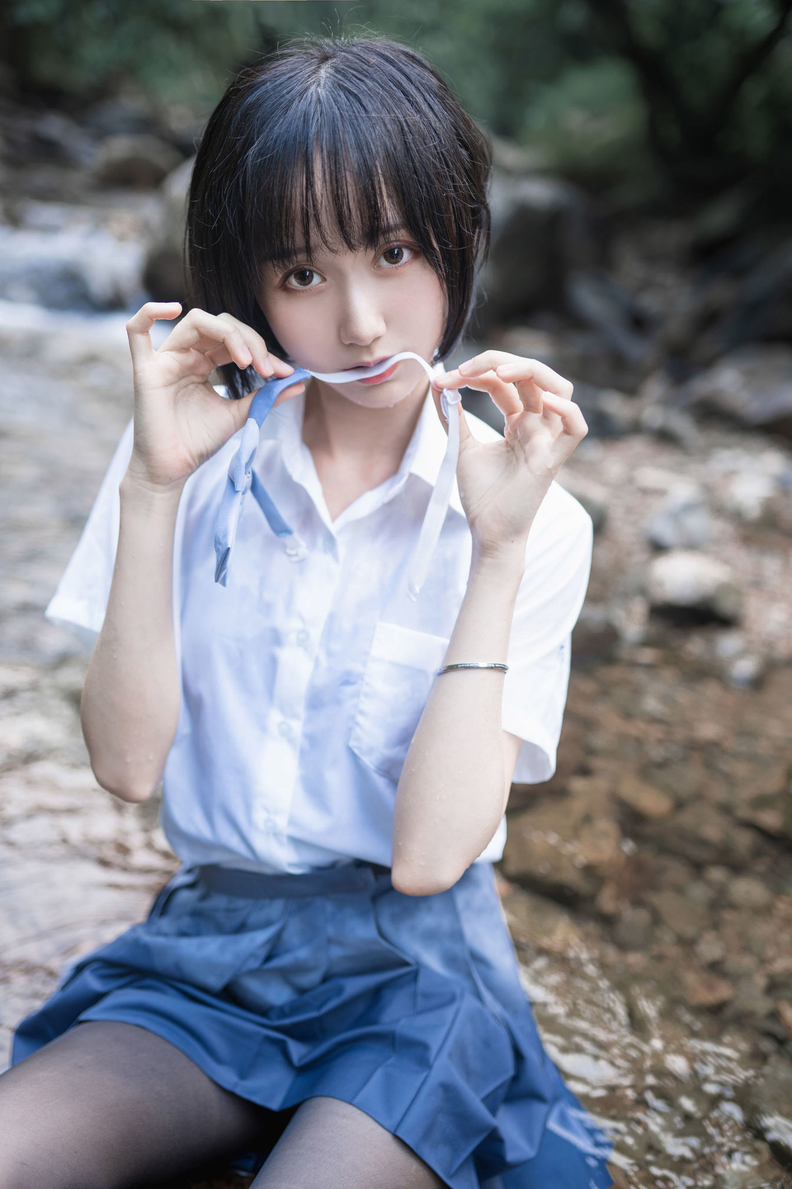萌系小姐姐木绵绵OwO水色溪边制服插图1