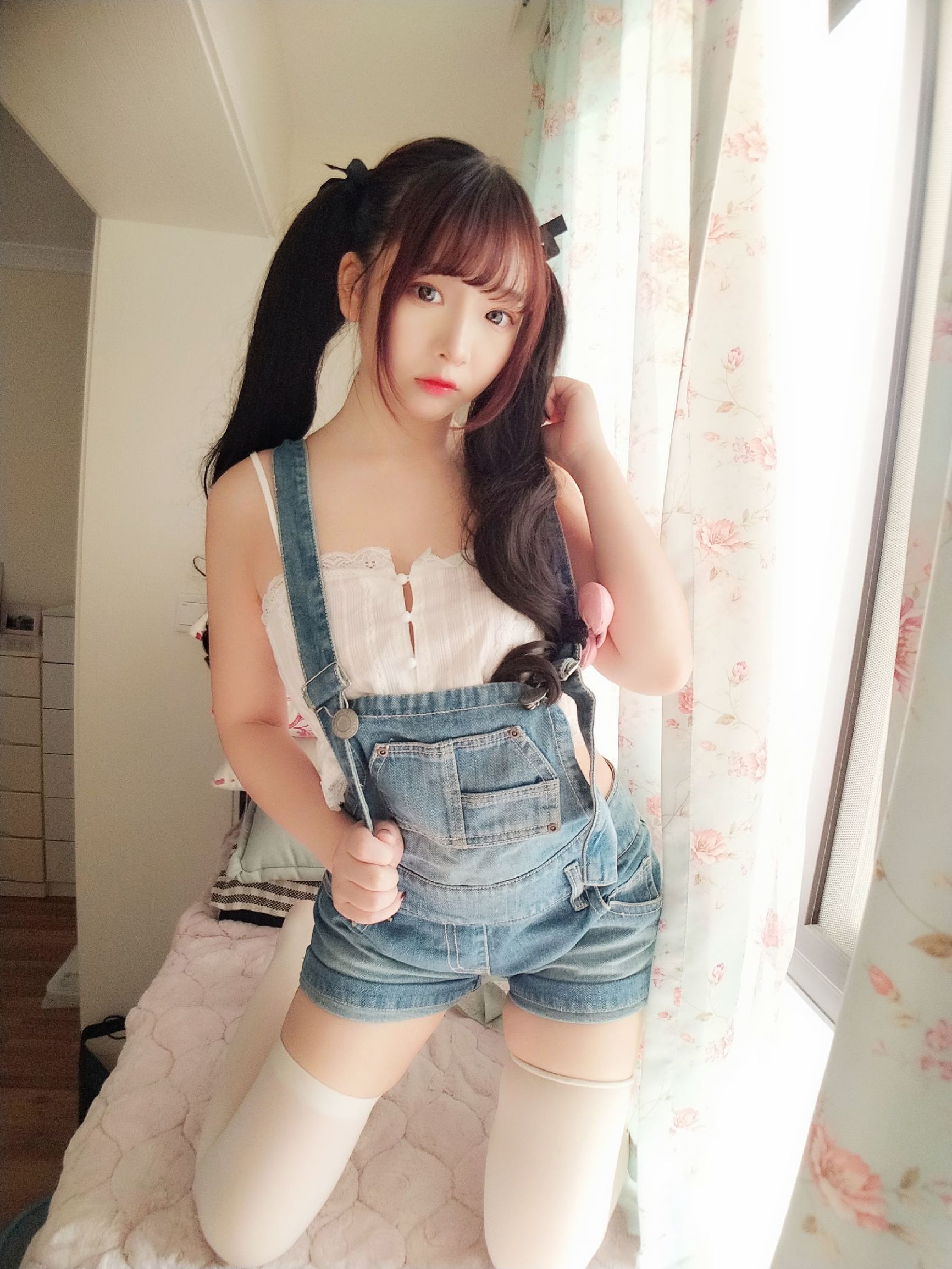 二次元美女古川kagura牛仔吊带短裤插图6