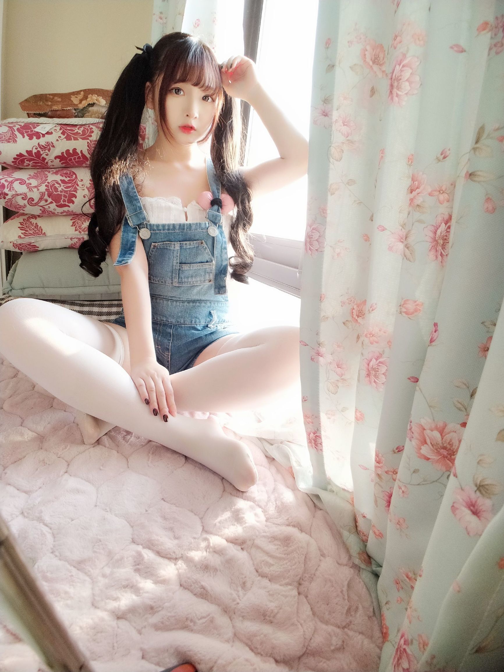 二次元美女古川kagura牛仔吊带短裤插图1