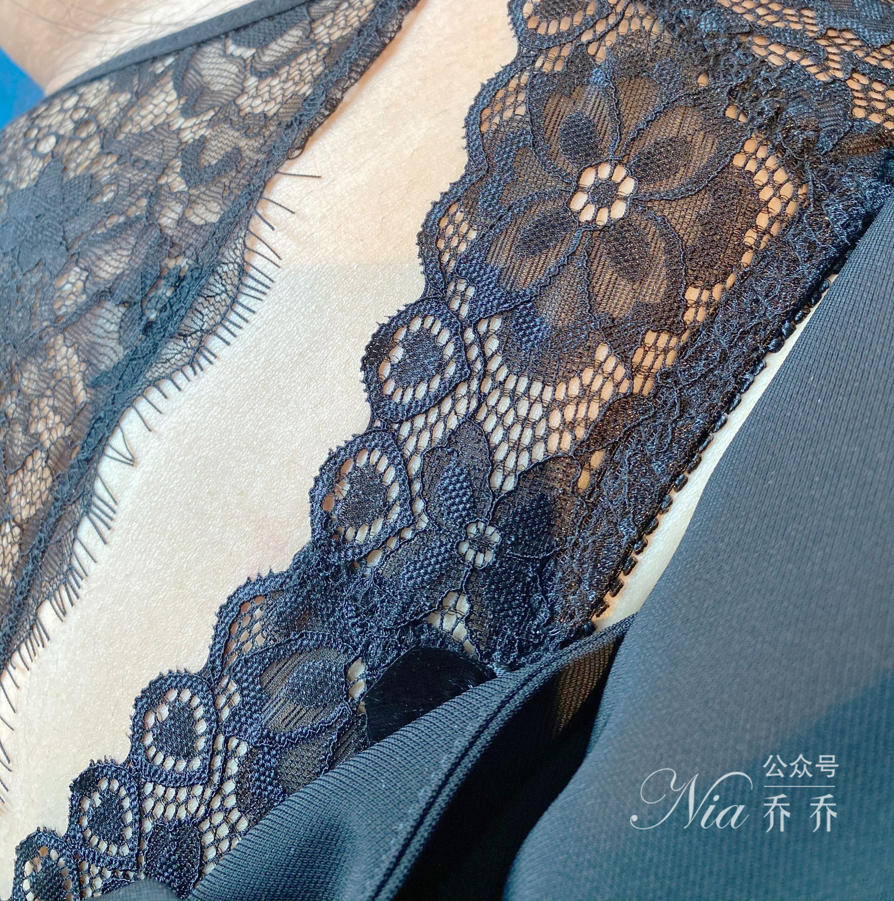 [福利COS] 安乔乔儿(Nia乔乔) 微密圈黑丝美腿写真合集插图7