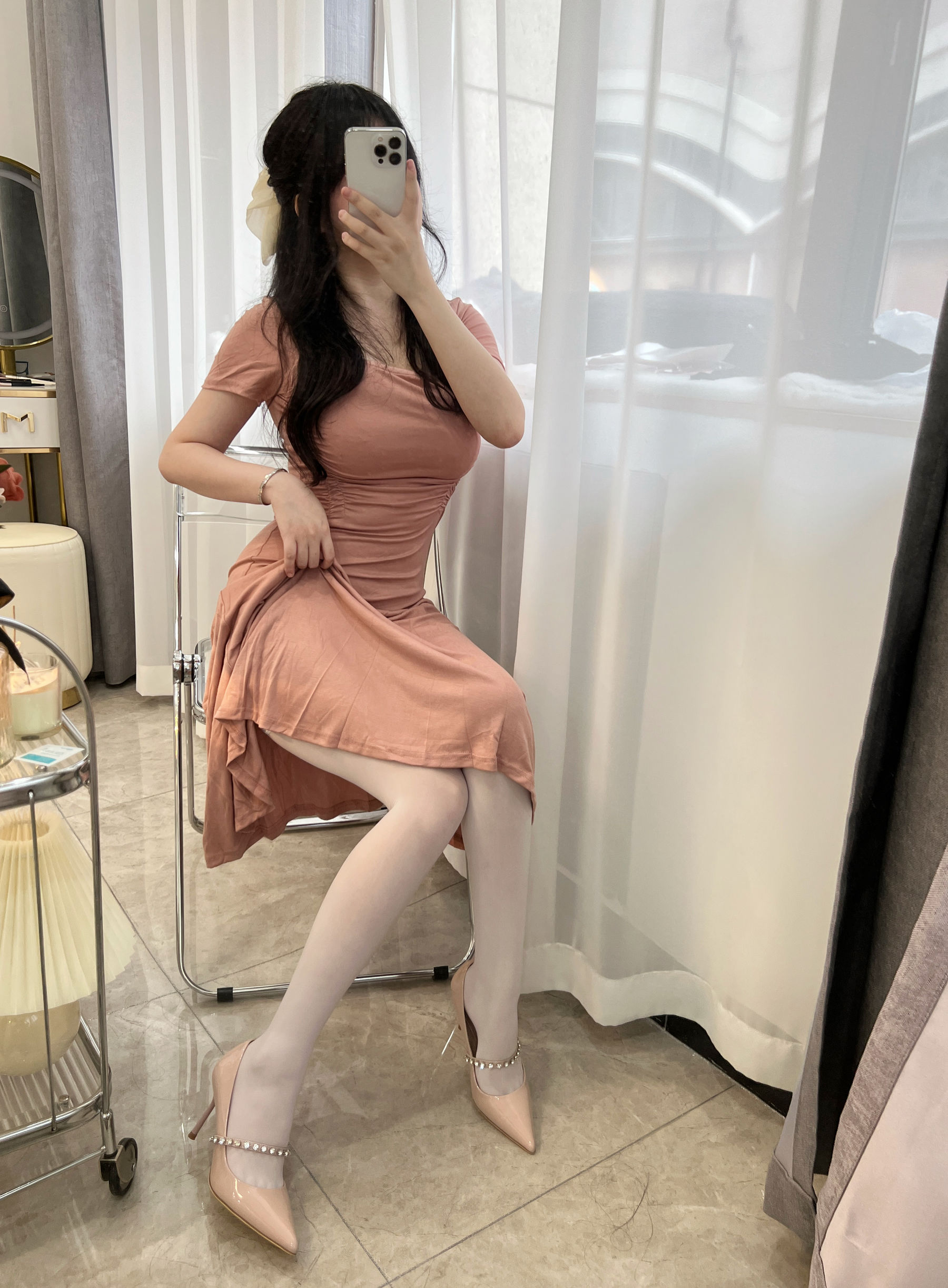 蜜桃少女是依酱呀 – 人妻插图6