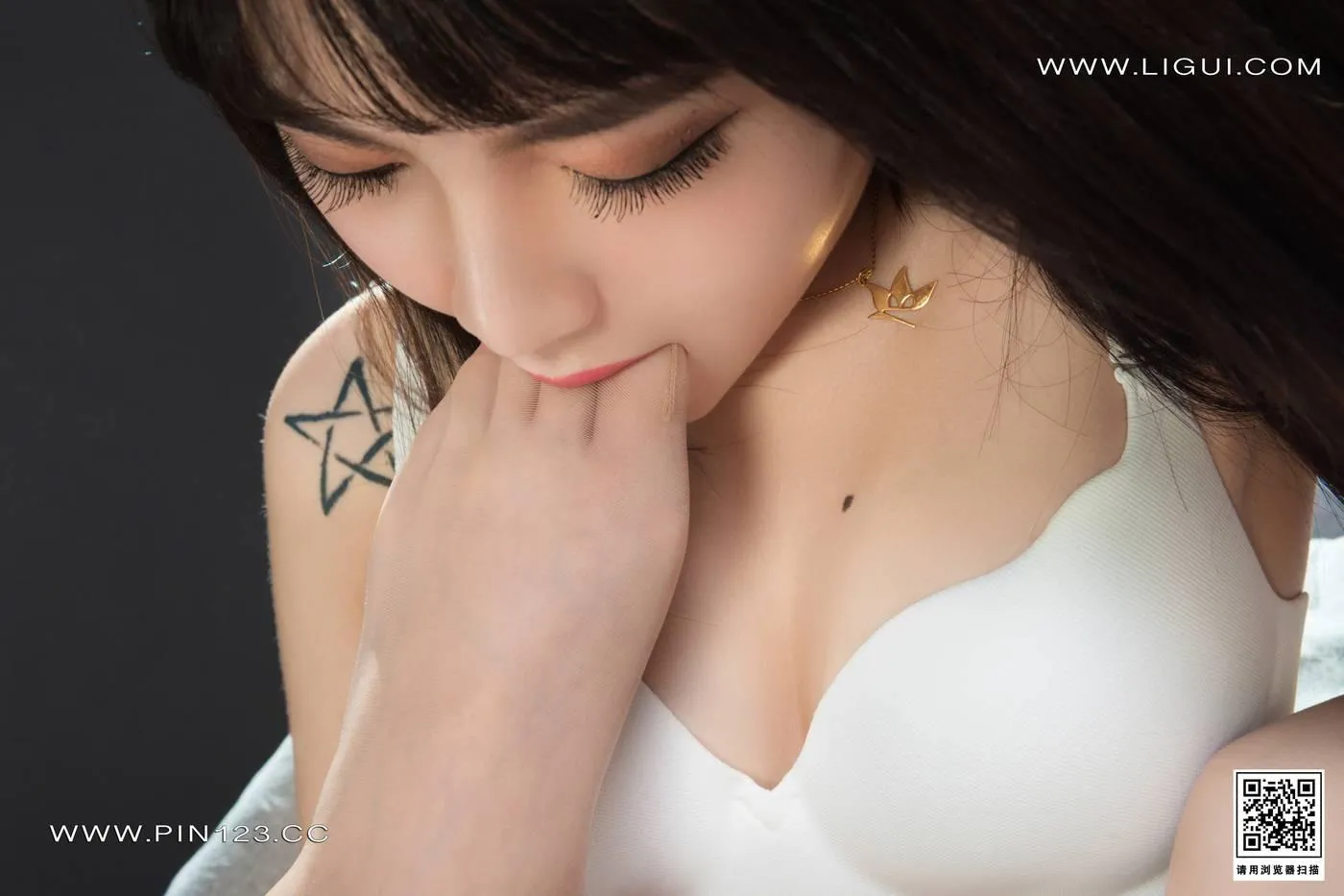 [Ligui丽柜]2022.10.15 双生花-丝情袜意 心心&小七[87P]插图5