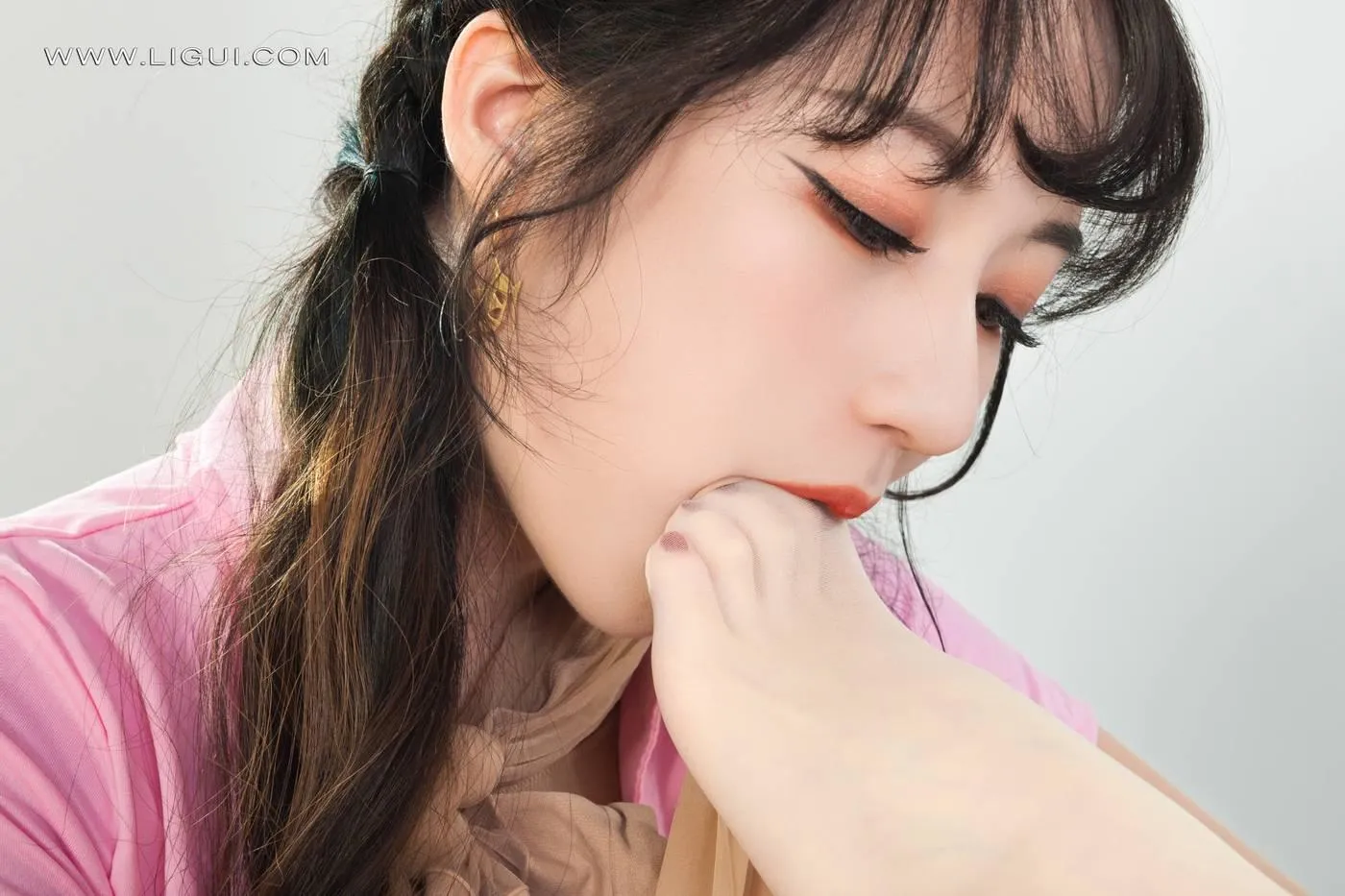 [Ligui丽柜]2022.03.28《双生花-丝欲双生》兔子&汐汐[71P]插图9