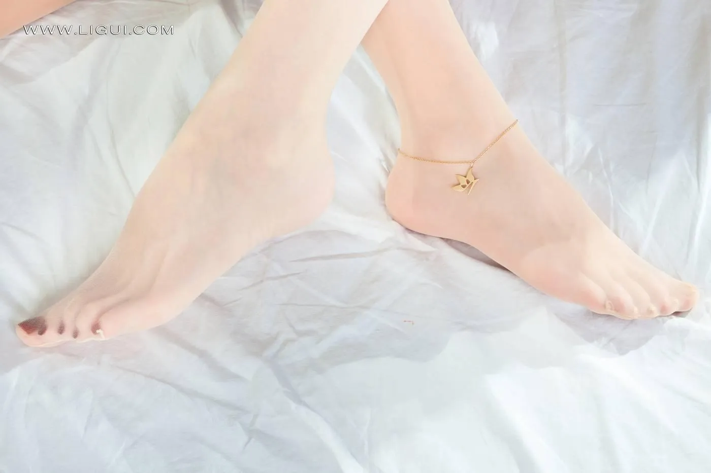 [Ligui丽柜]2022.03.28《双生花-丝欲双生》兔子&汐汐[71P]插图1