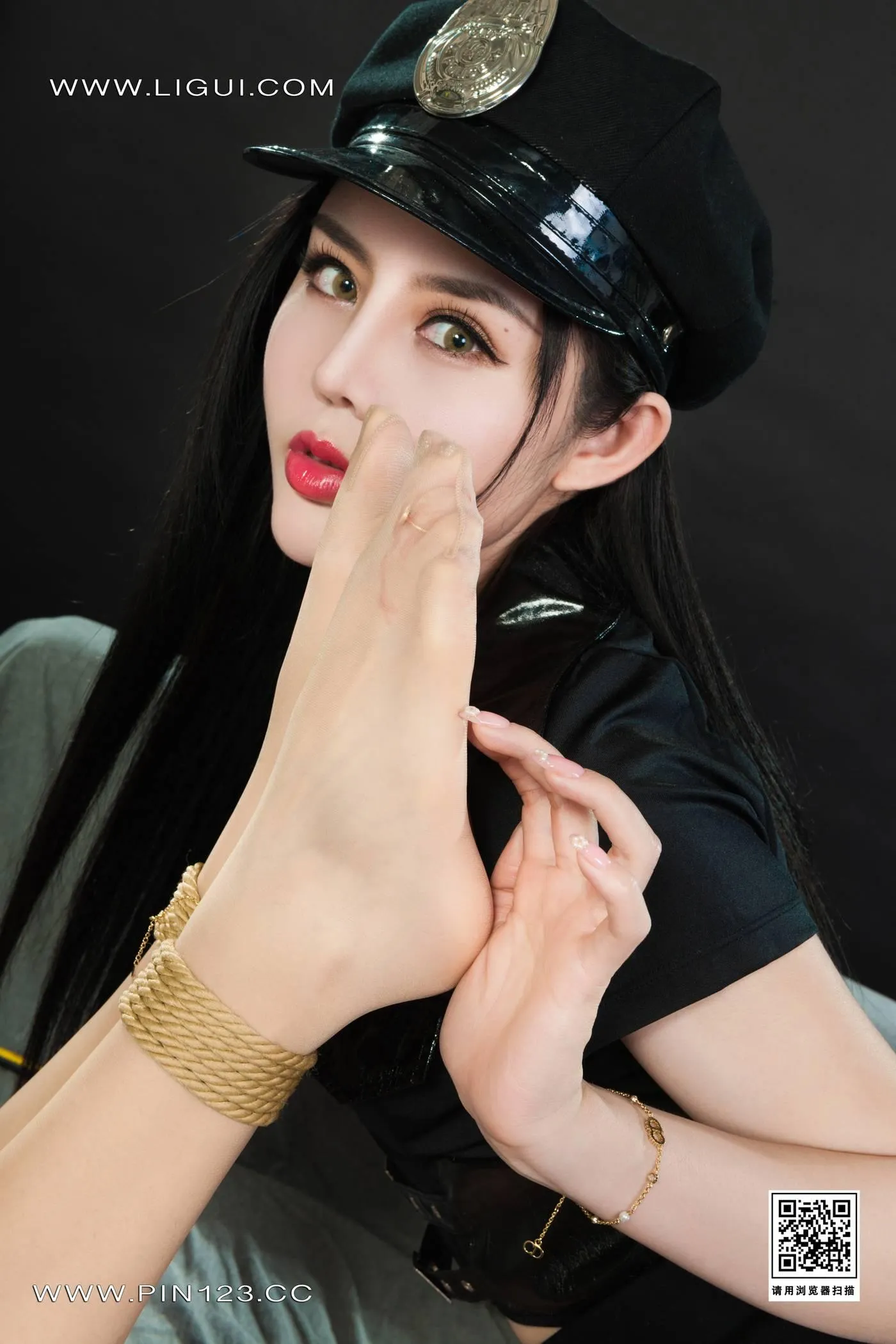 [Ligui丽柜]2022.09.30 双生花-艳匪俏警花 小智贤&凉儿[84P]插图3