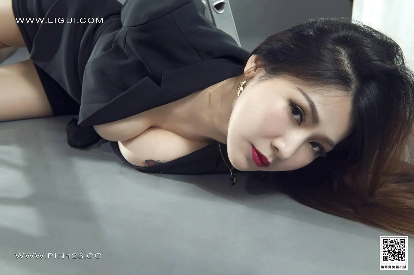 [Ligui丽柜]2022.06.09《紧缚职女》文静[60P]插图2