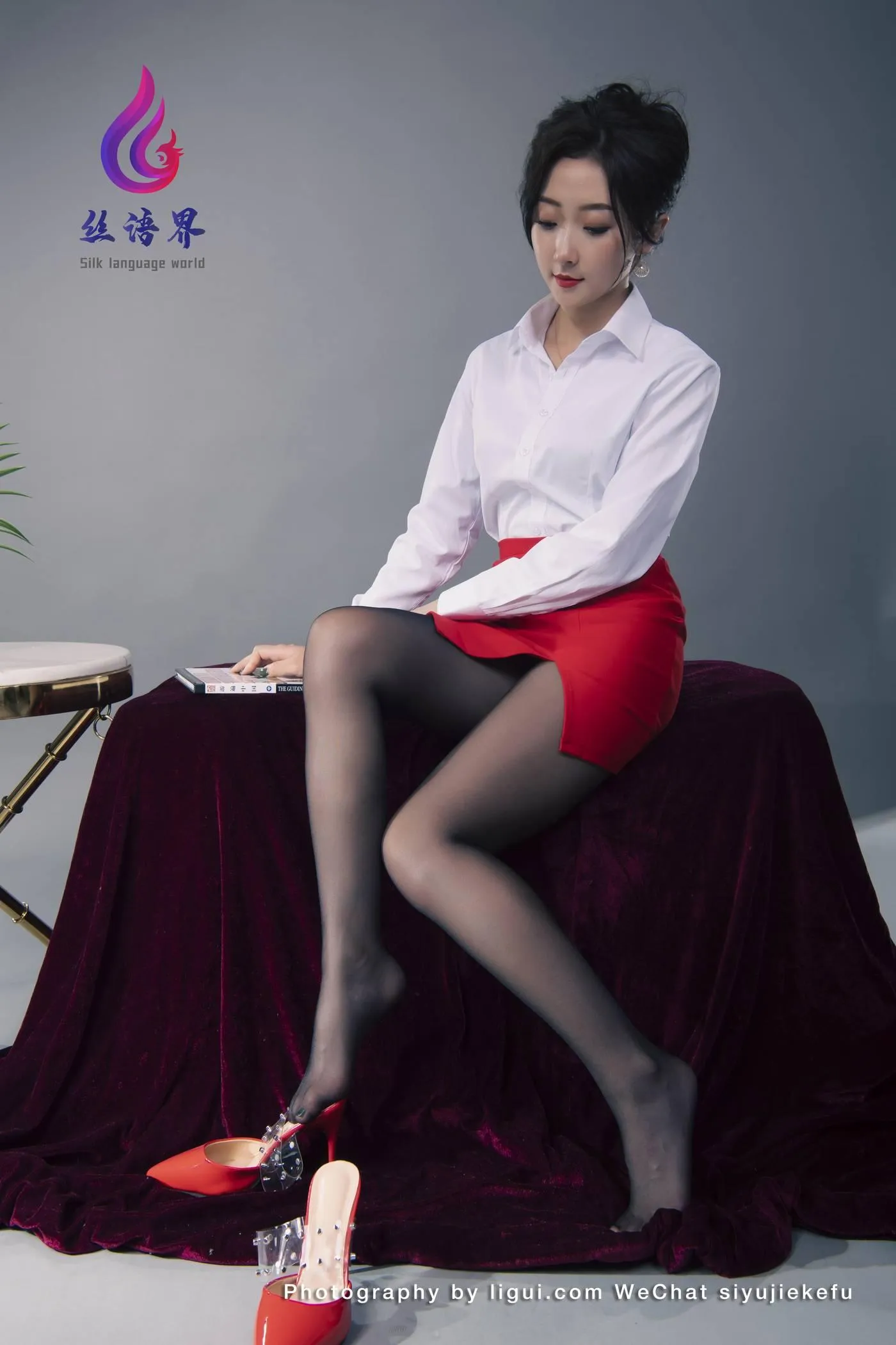 [Ligui丽柜]2022.04.27《那一抹红色》愉心[58P]插图