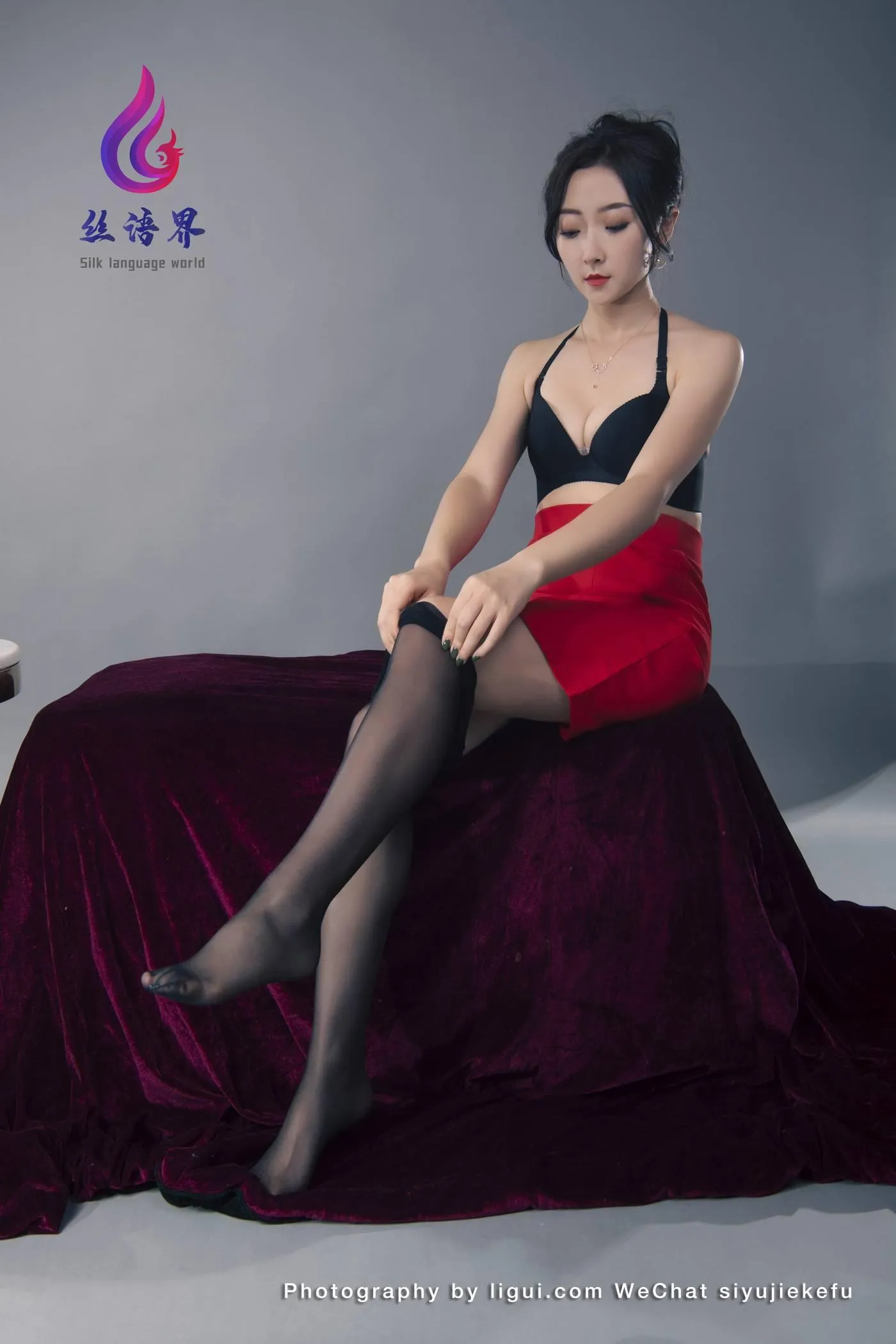 [Ligui丽柜]2022.04.27《那一抹红色》愉心[58P]插图1