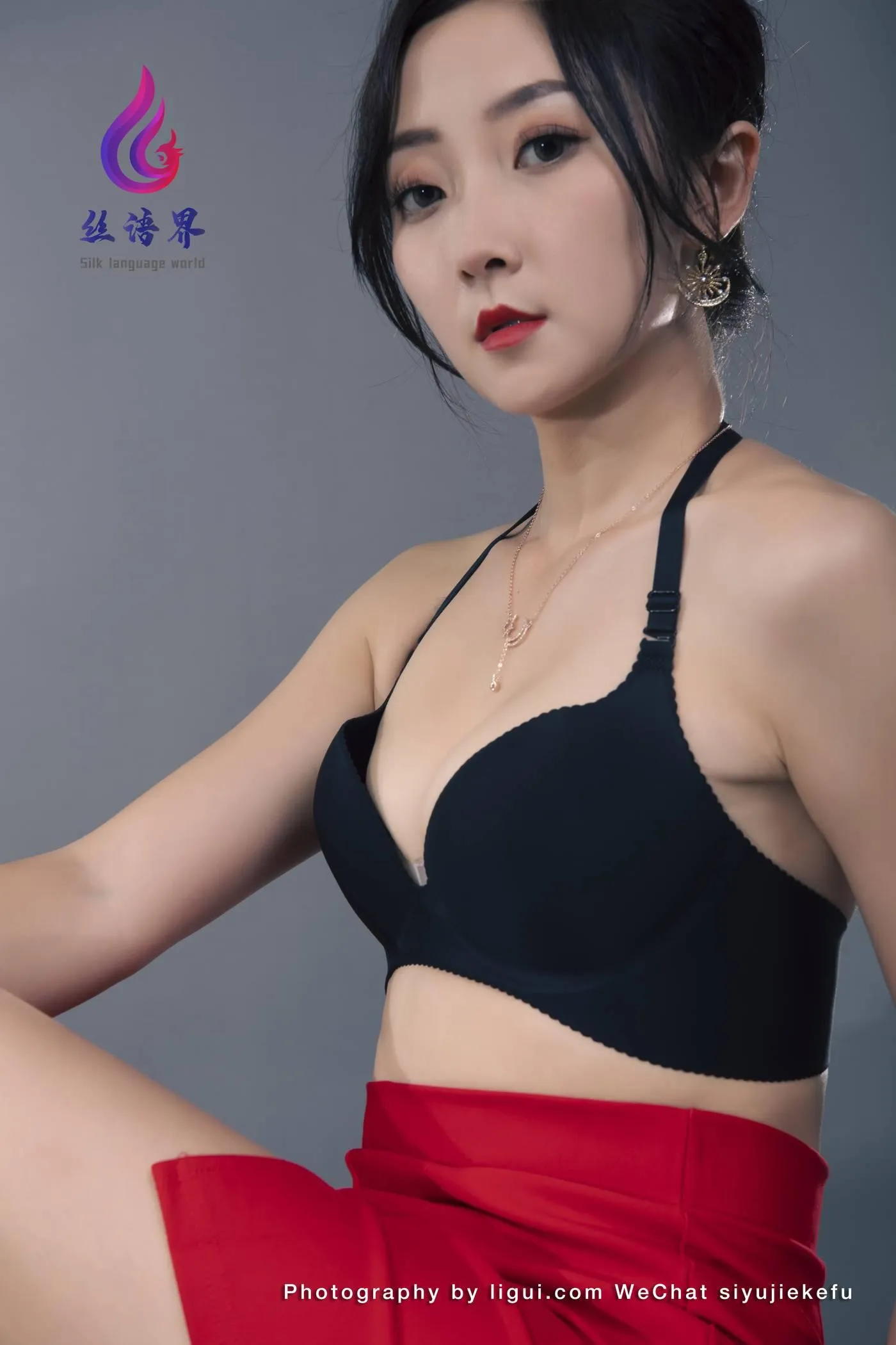 [Ligui丽柜]2022.04.27《那一抹红色》愉心[58P]插图1