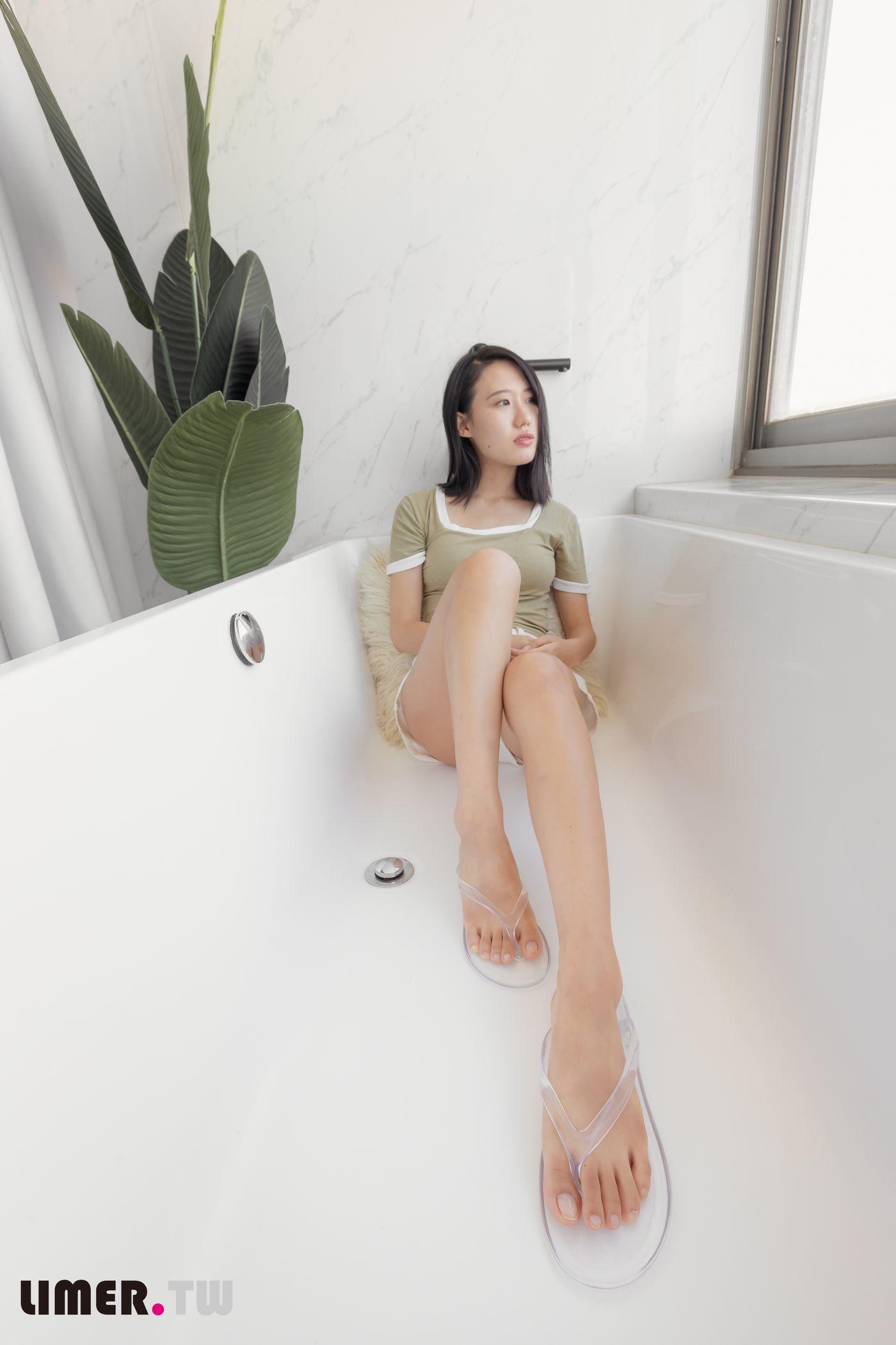 [Limerence] 016 学生素人Sarah裸足首作 [170P]插图2