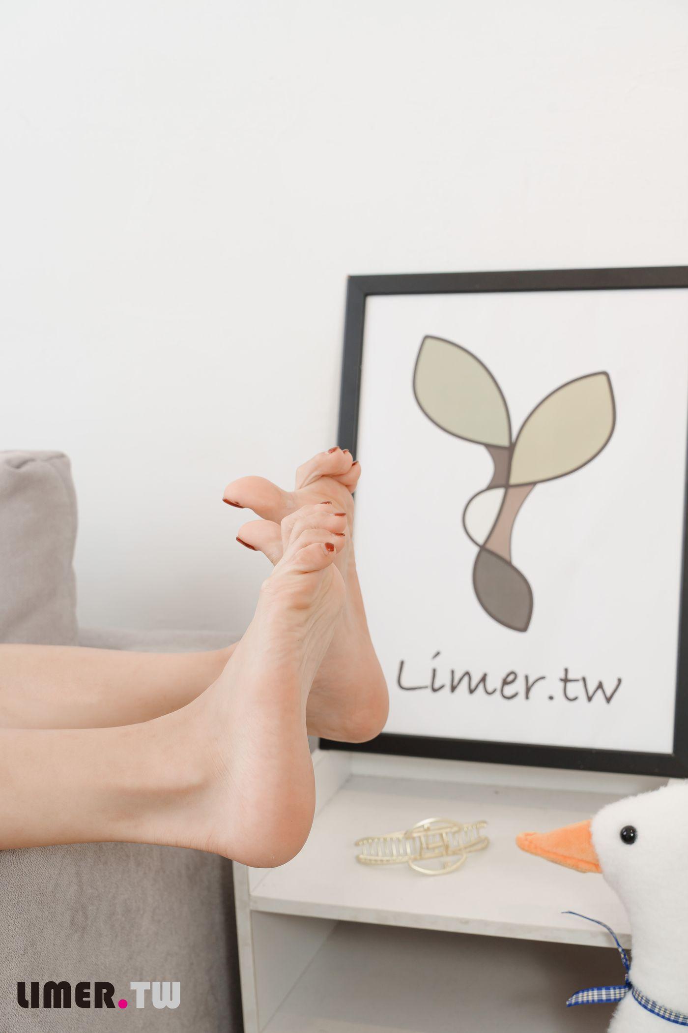 [Limerence] 027 杯杯生日特辑OL 高跟裸足派对 [107P]插图3