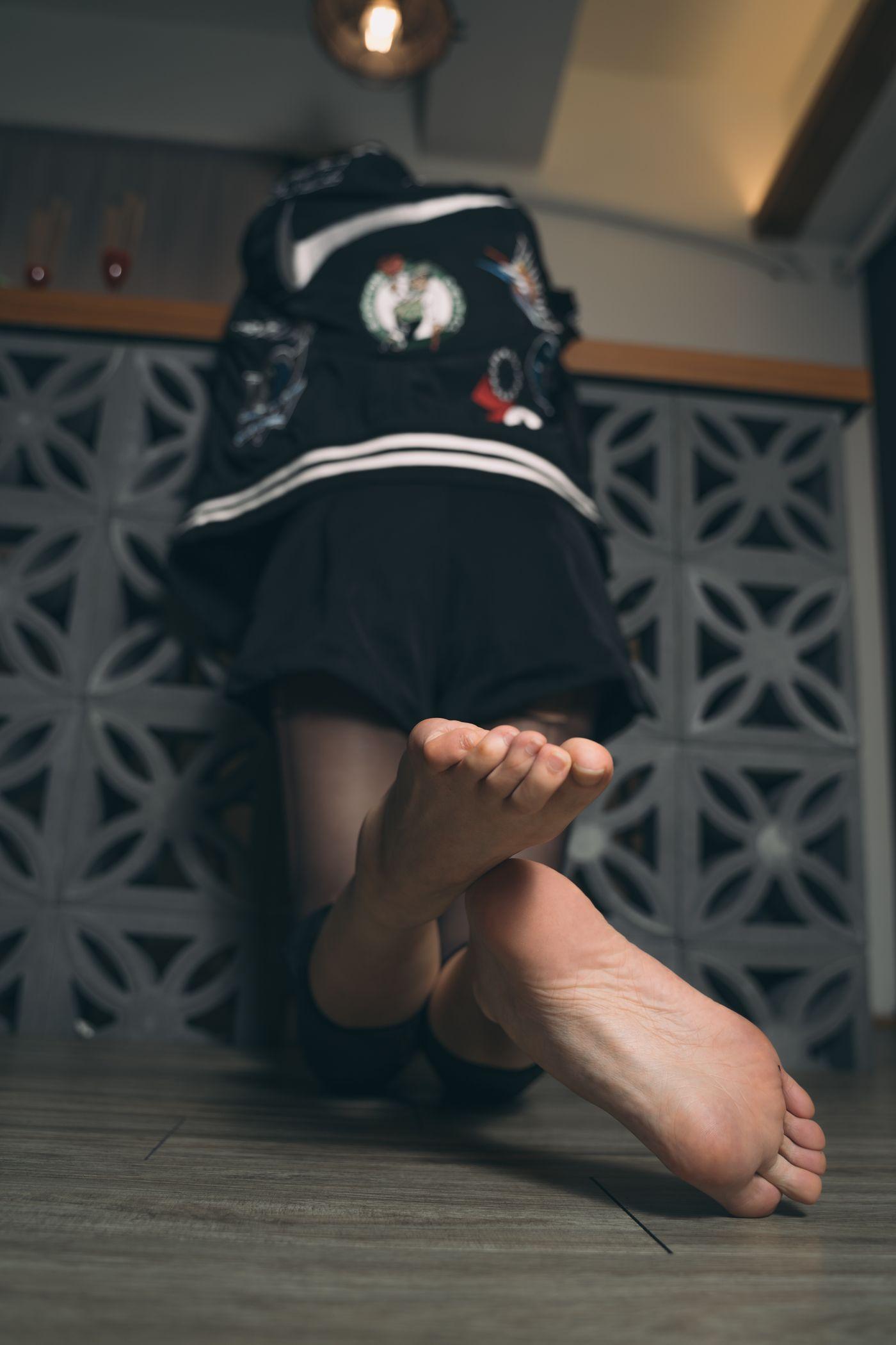 [Limerence] 009 性感妹子近距离撕扯黑丝袜 [200P]插图9