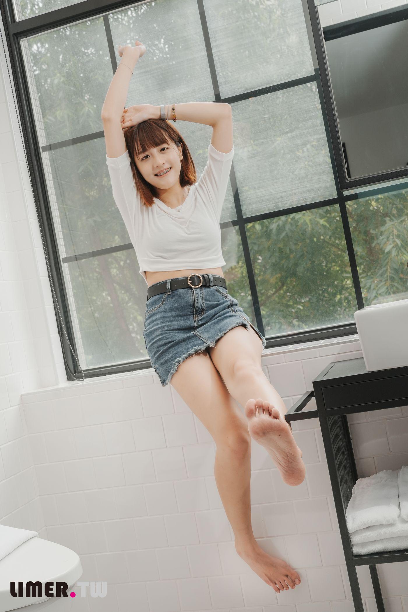 [Limerence] 040 Betty 微笑女孩极致裸足 [170P]插图1