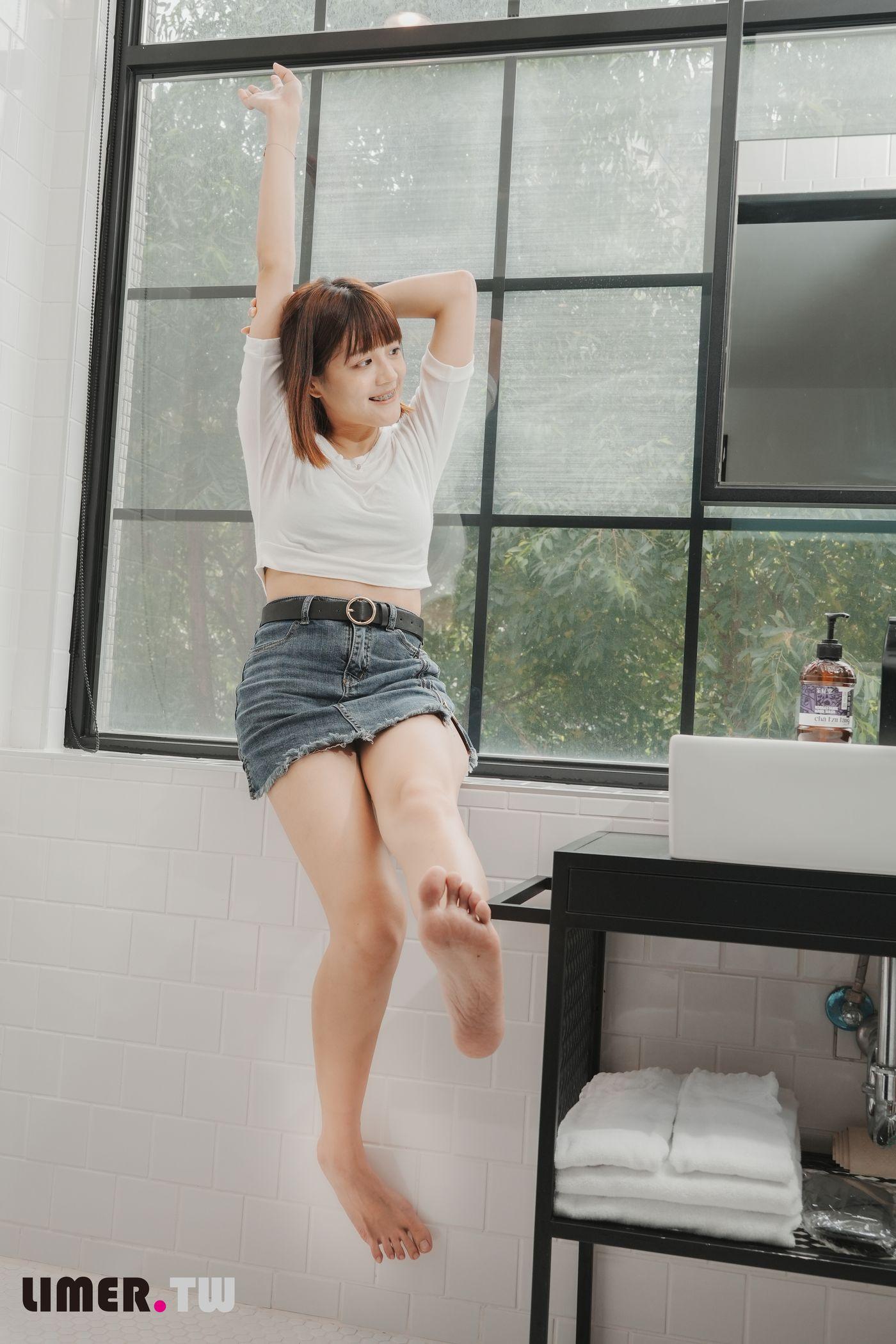 [Limerence] 040 Betty 微笑女孩极致裸足 [170P]插图2