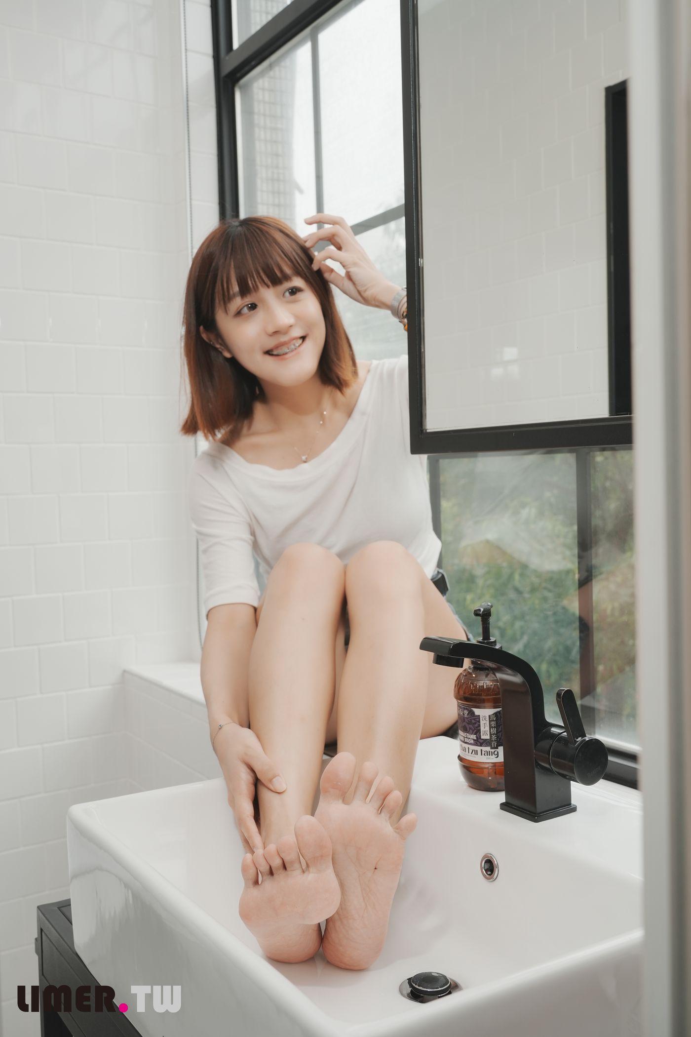 [Limerence] 040 Betty 微笑女孩极致裸足 [170P]插图4