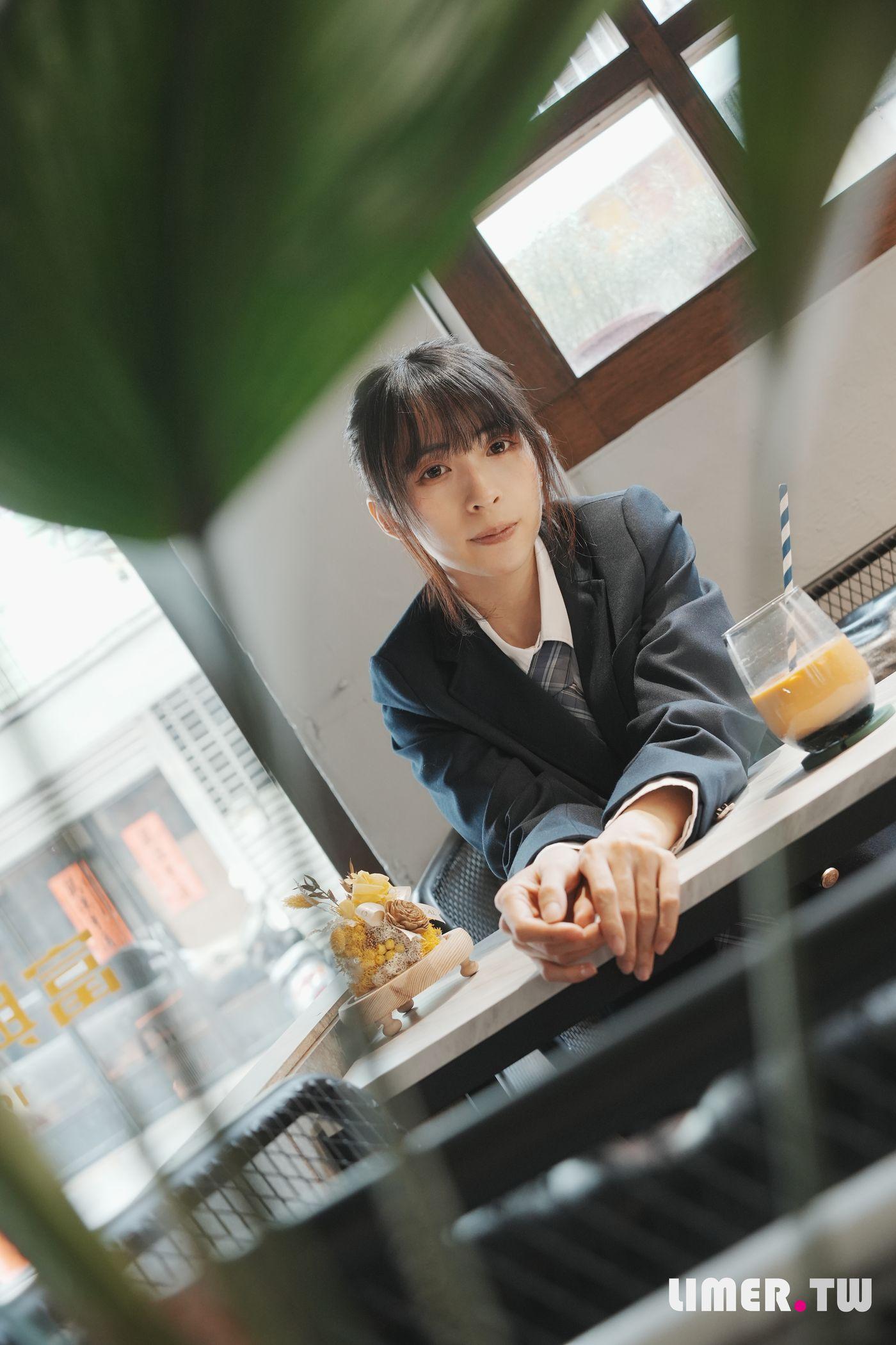[Limerence] 044 子子 JK小腿袜到裸足的偷窥视角 [181P]插图1