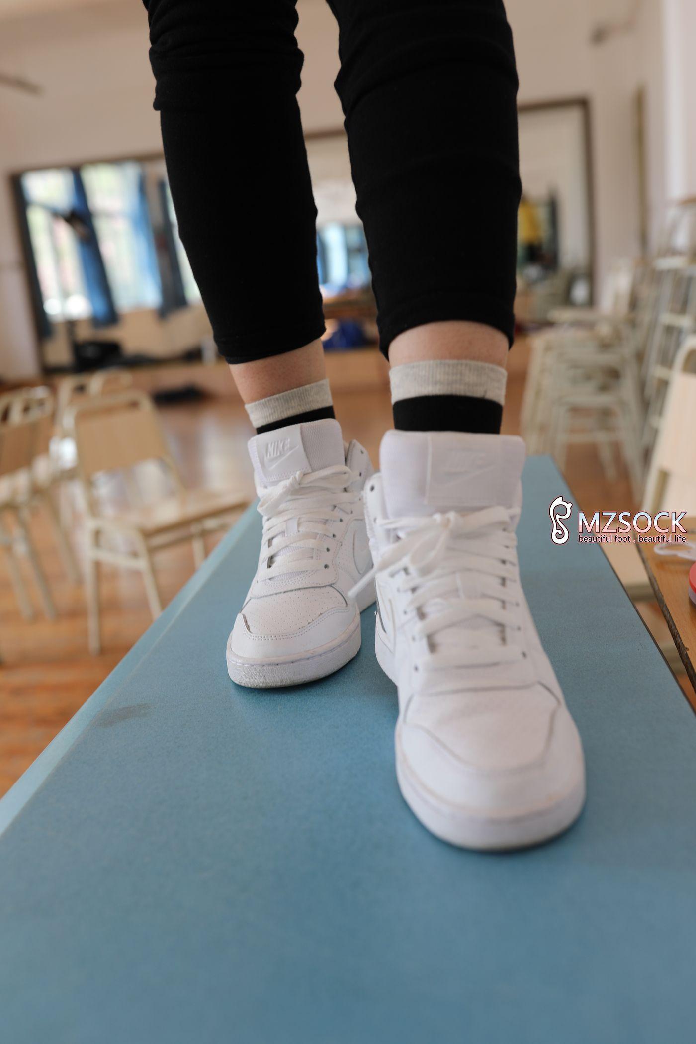 [MZSOCK]爱美足 NO.002 佳妹[132P]插图1