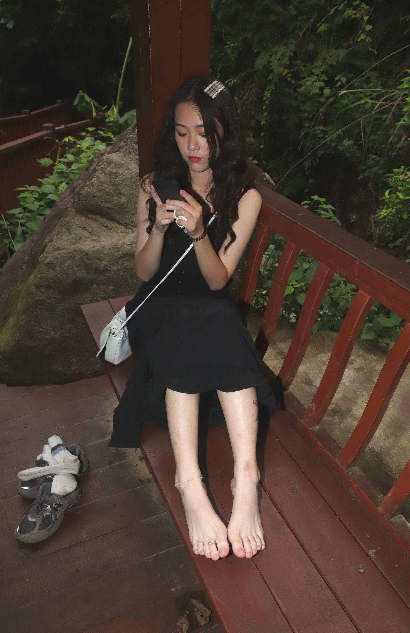 [Pary学生模拍] 009 超美女神琪琪美妆照，把脚趾捆起来 [22P]插图