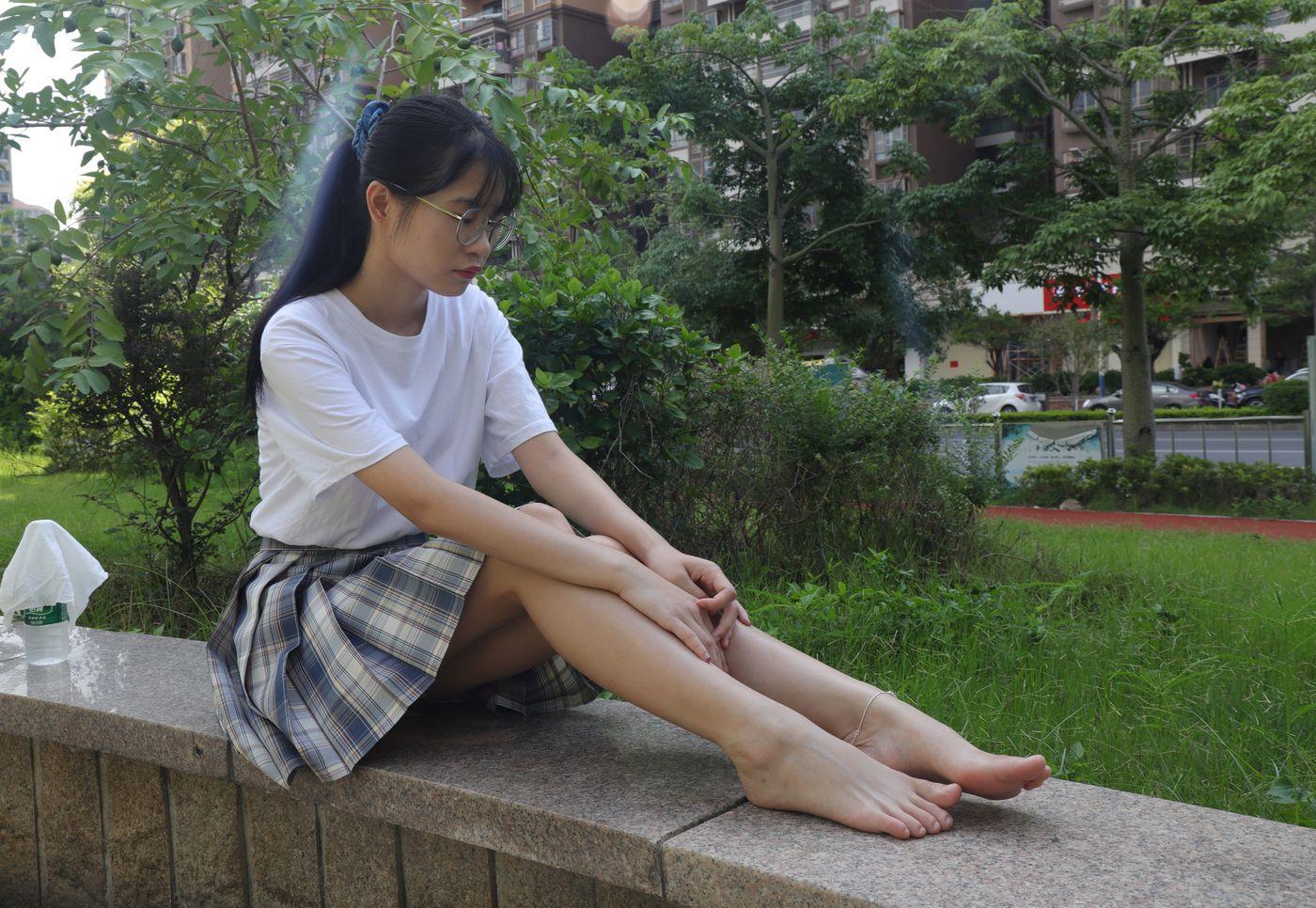 [Pary学生模拍] 003 大学生婉萍的雪白美脚 [130P]插图3