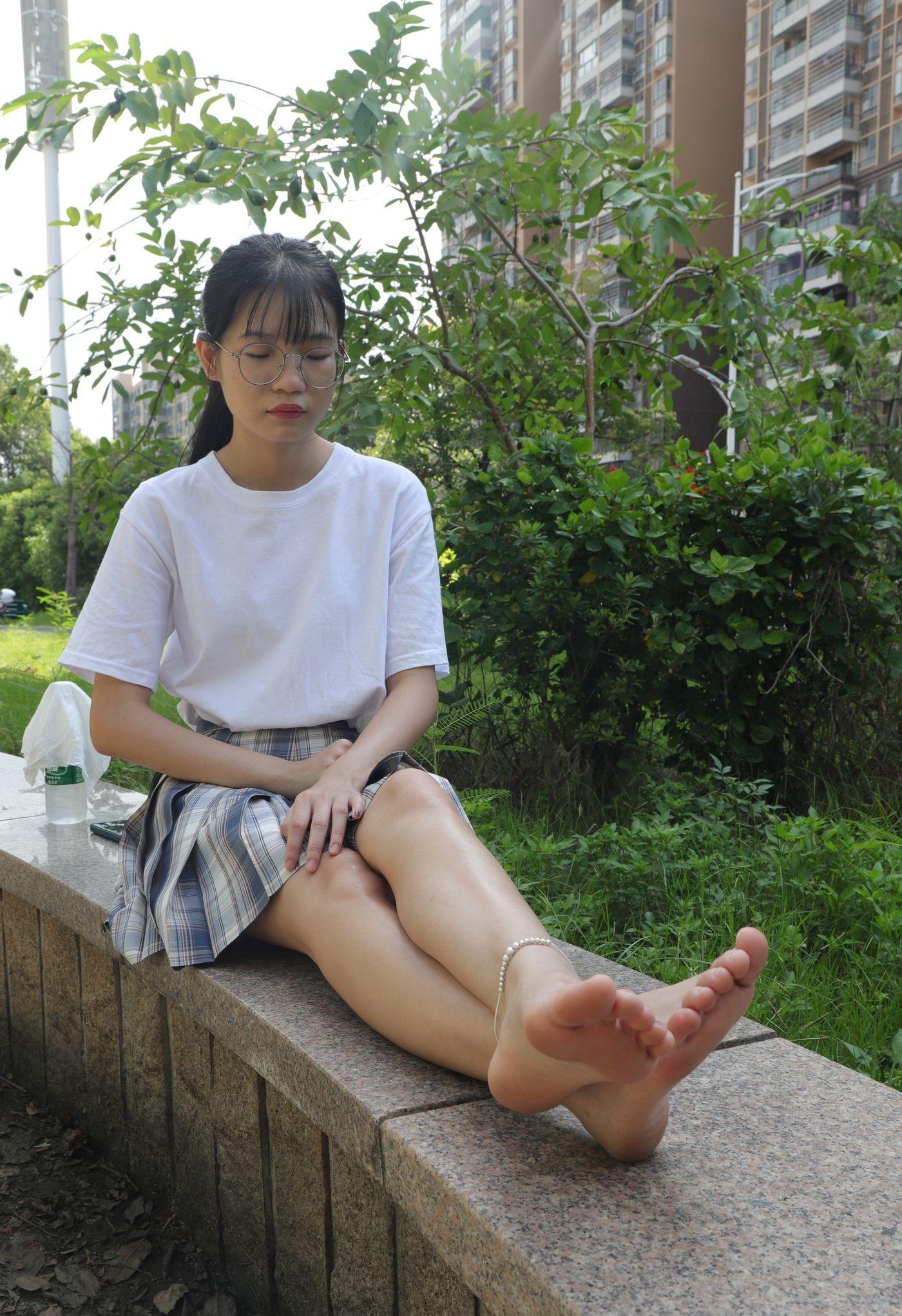 [Pary学生模拍] 003 大学生婉萍的雪白美脚 [130P]插图6