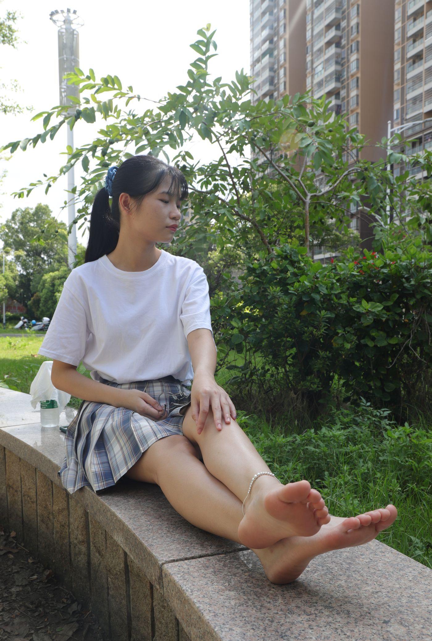 [Pary学生模拍] 003 大学生婉萍的雪白美脚 [130P]插图8
