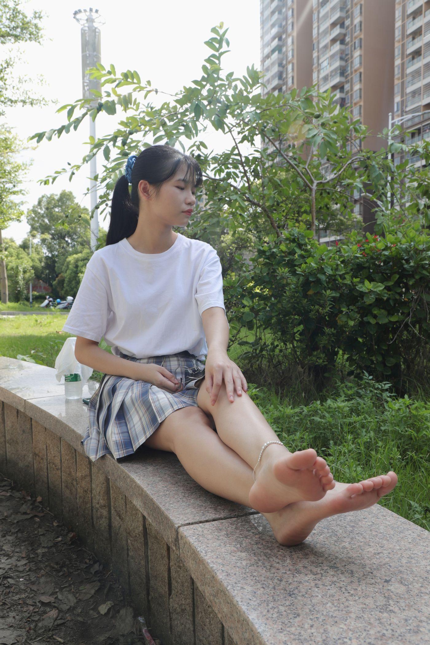 [Pary学生模拍] 003 大学生婉萍的雪白美脚 [130P]插图9
