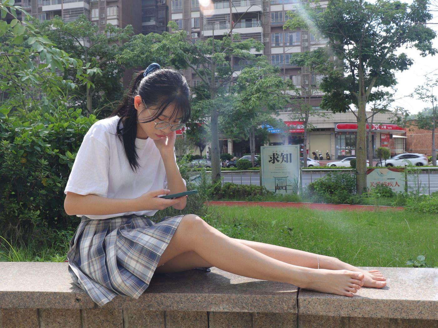 [Pary学生模拍] 003 大学生婉萍的雪白美脚 [130P]插图2
