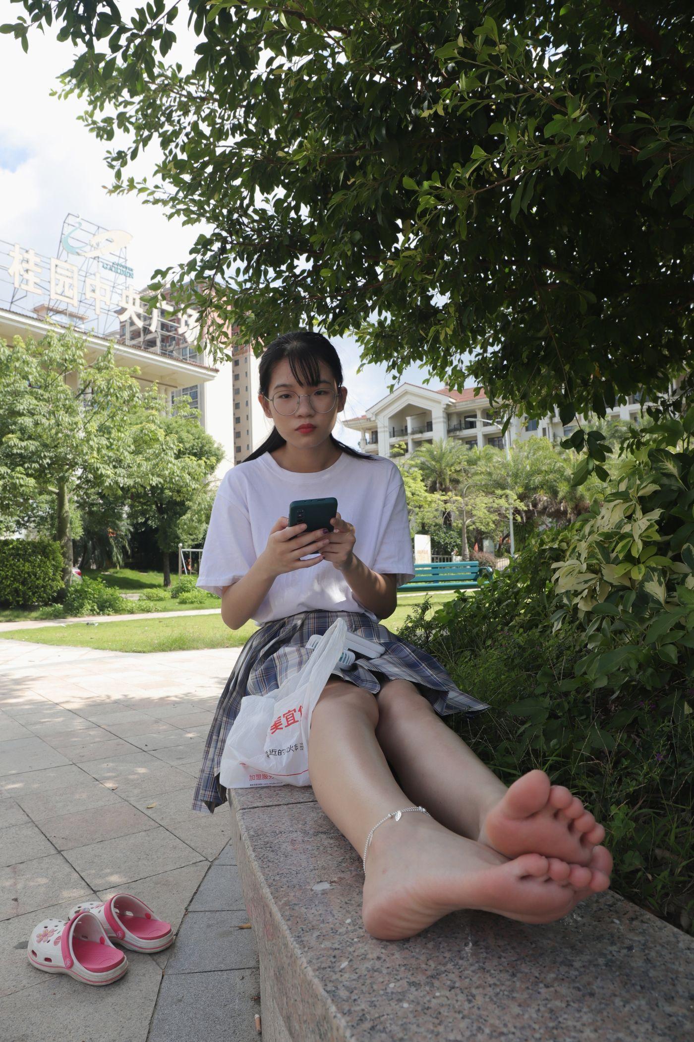 [Pary学生模拍] 003 大学生婉萍的雪白美脚 [130P]插图5