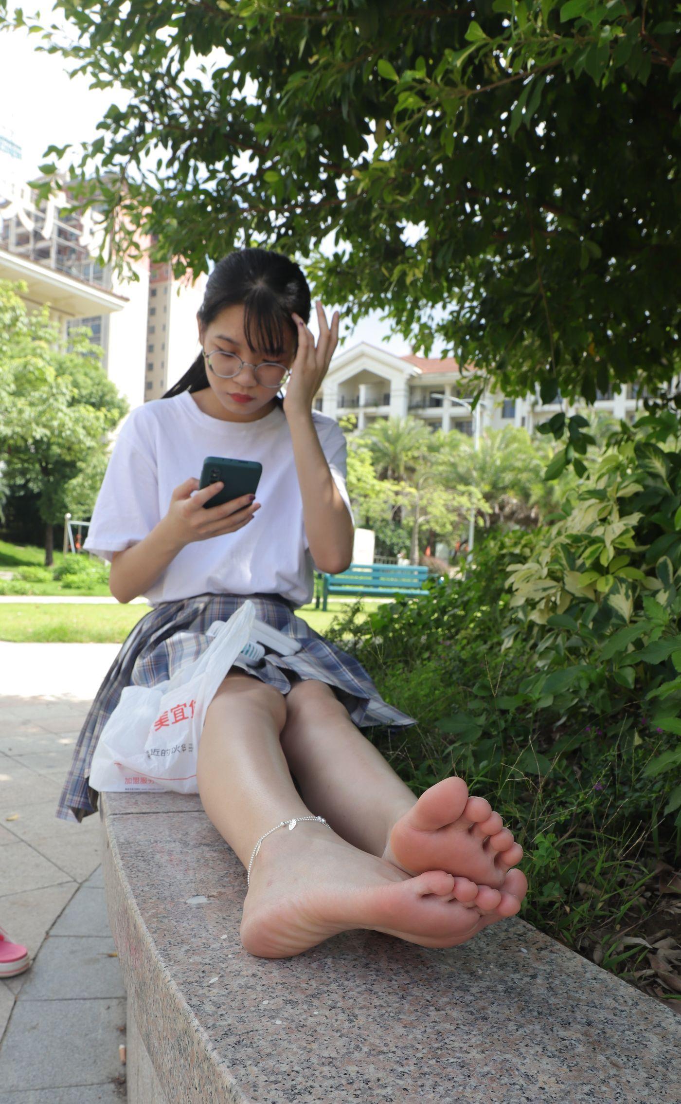 [Pary学生模拍] 003 大学生婉萍的雪白美脚 [130P]插图6