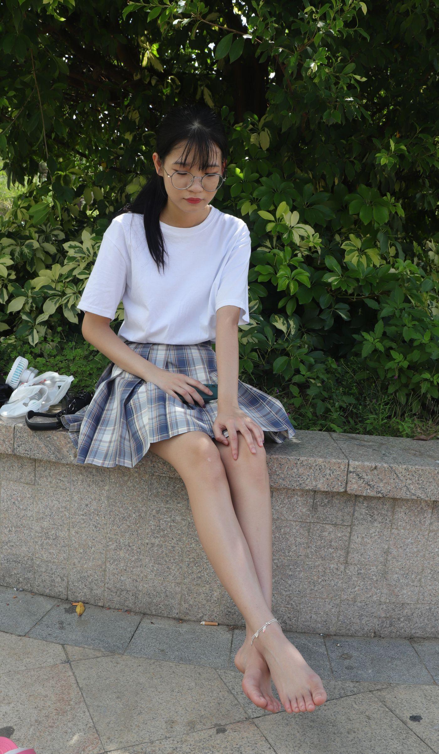 [Pary学生模拍] 003 大学生婉萍的雪白美脚 [130P]插图9