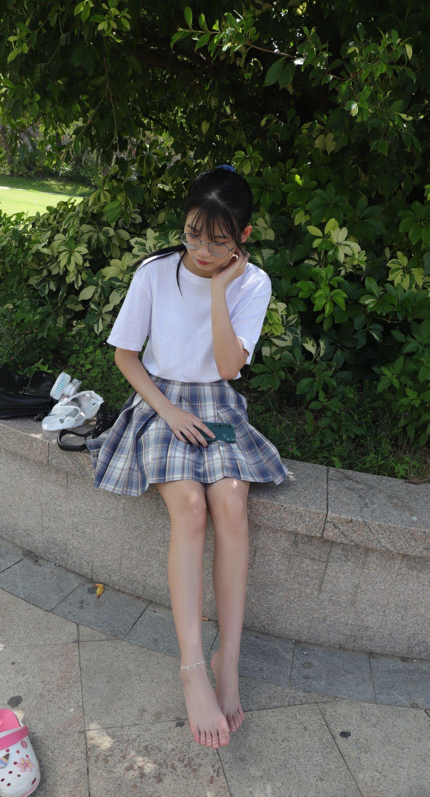 [Pary学生模拍] 003 大学生婉萍的雪白美脚 [130P]插图3