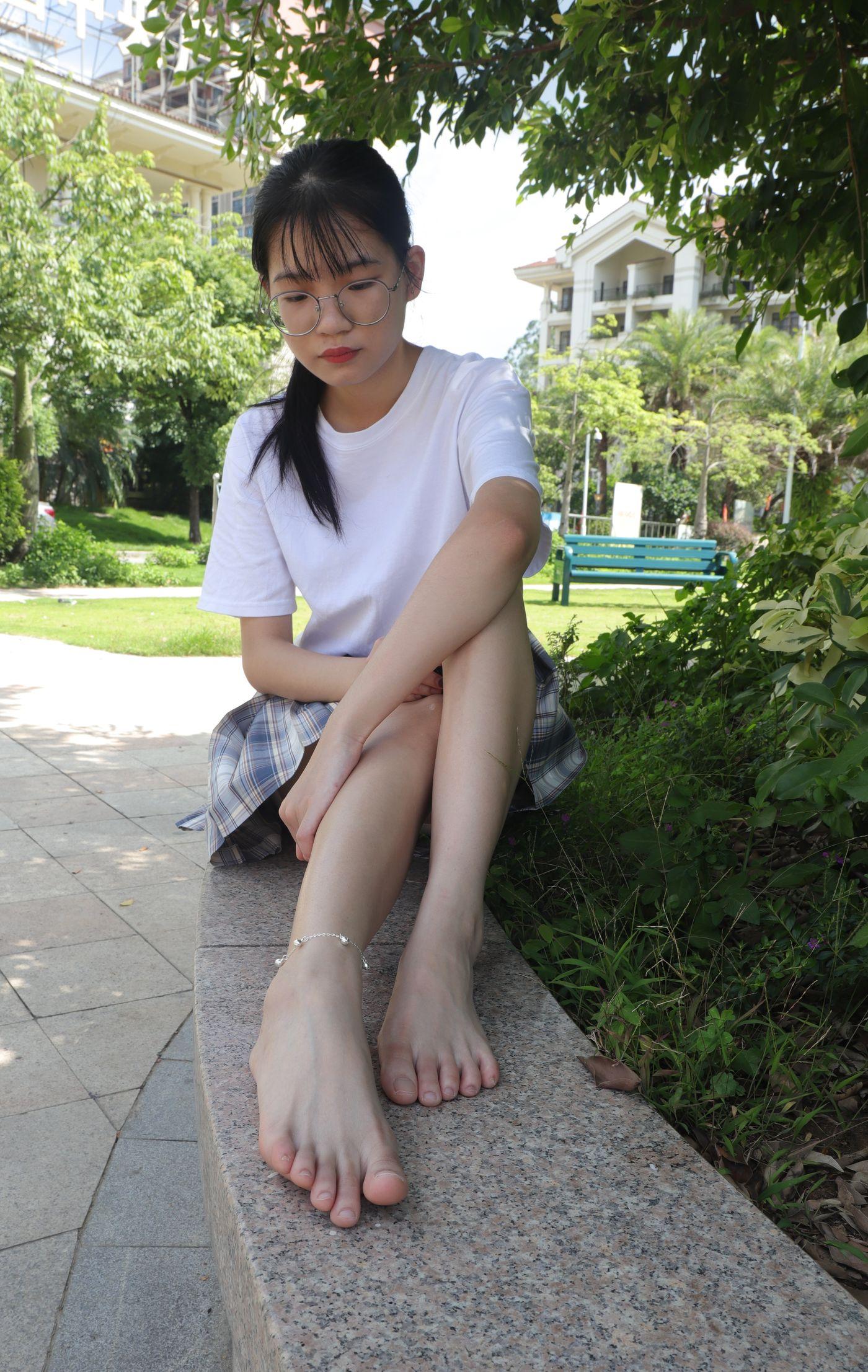 [Pary学生模拍] 003 大学生婉萍的雪白美脚 [130P]插图3
