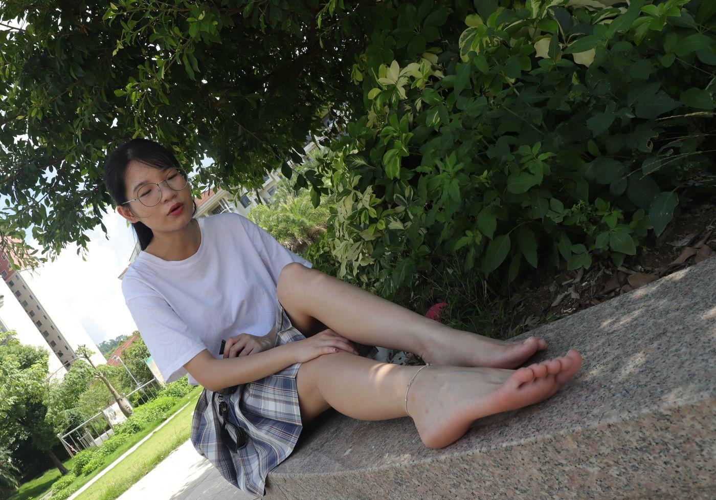 [Pary学生模拍] 003 大学生婉萍的雪白美脚 [130P]插图5