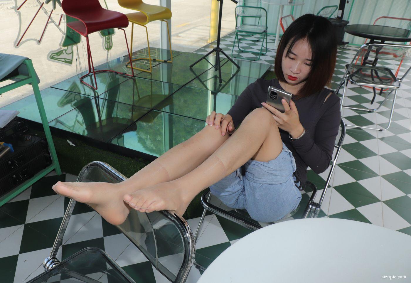 [Pary学生模拍] 013 小燕脱下高跟鞋露出原味丝袜美脚 [41P]插图8