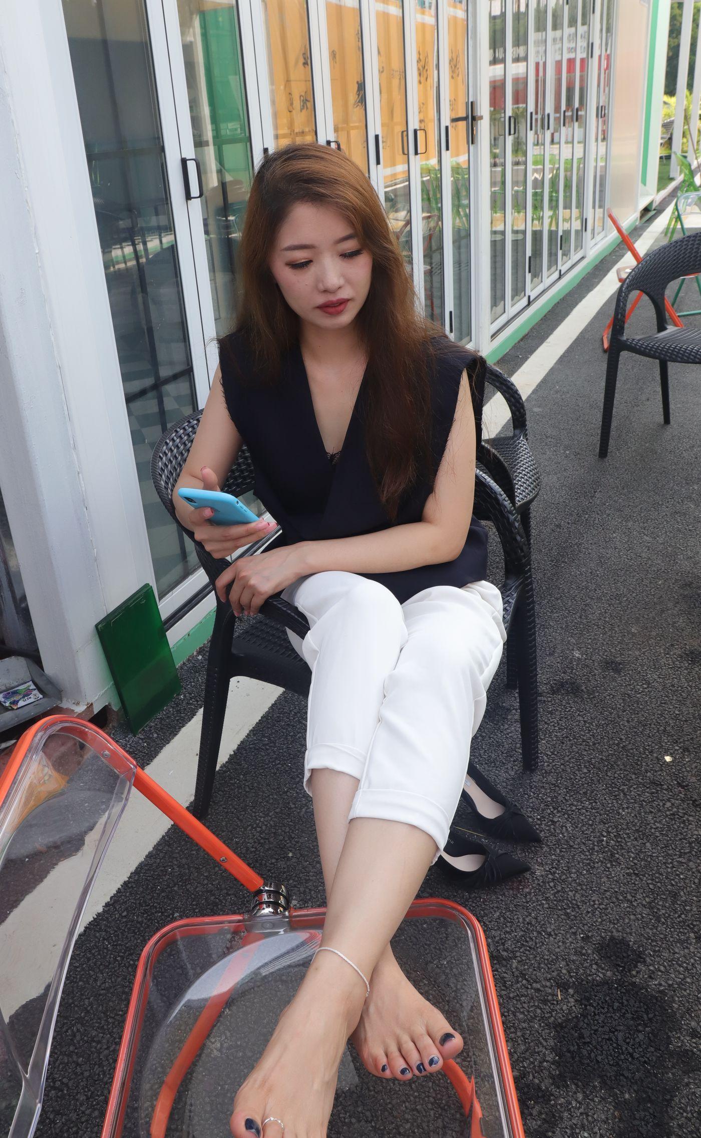 [Pary学生模拍] 034 新模女神小婷的37码美脚绝版 [27P]插图2