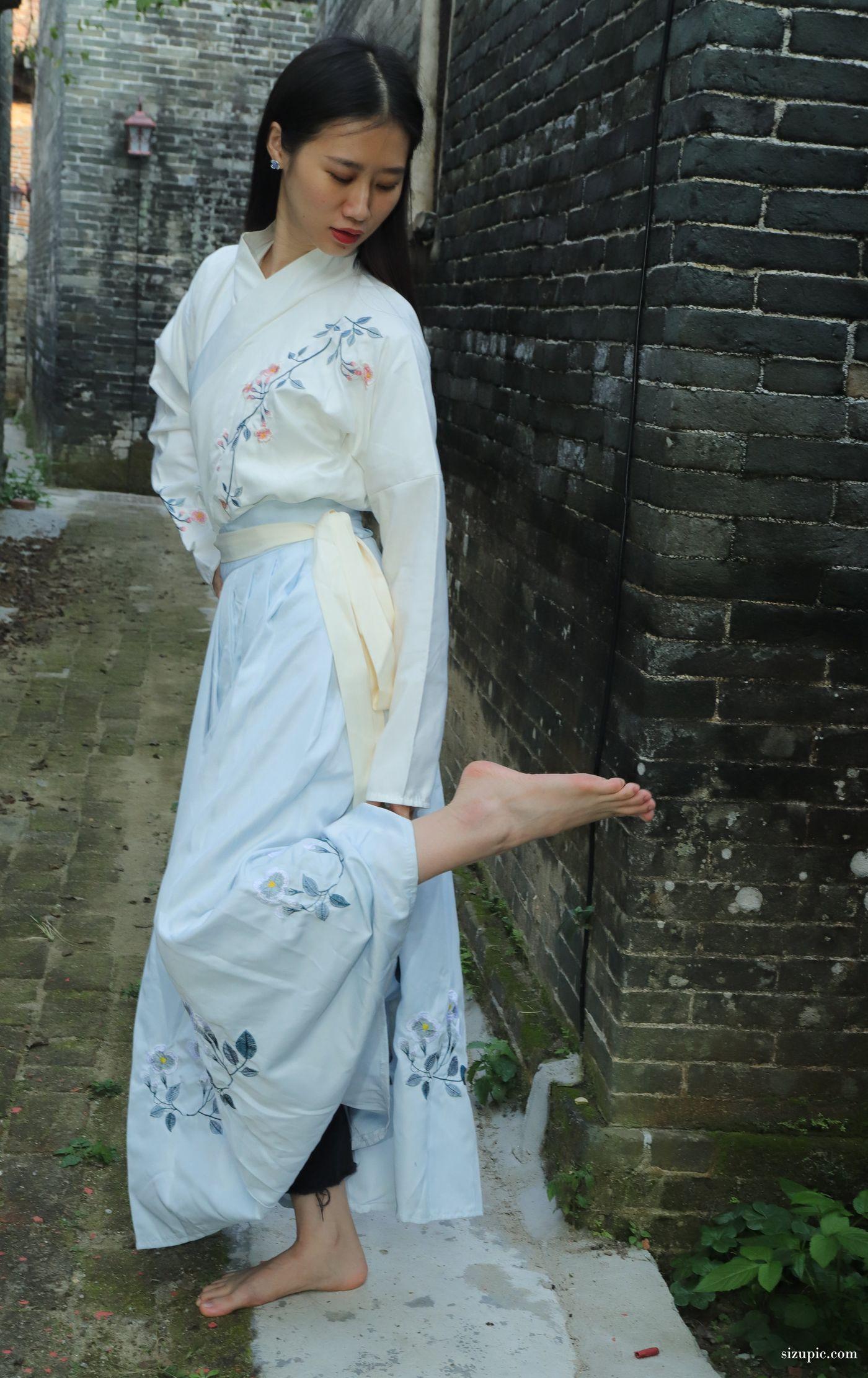 [Pary学生模拍] 049 极品美女小芳穿上汉服古镇赤脚 [138P]插图