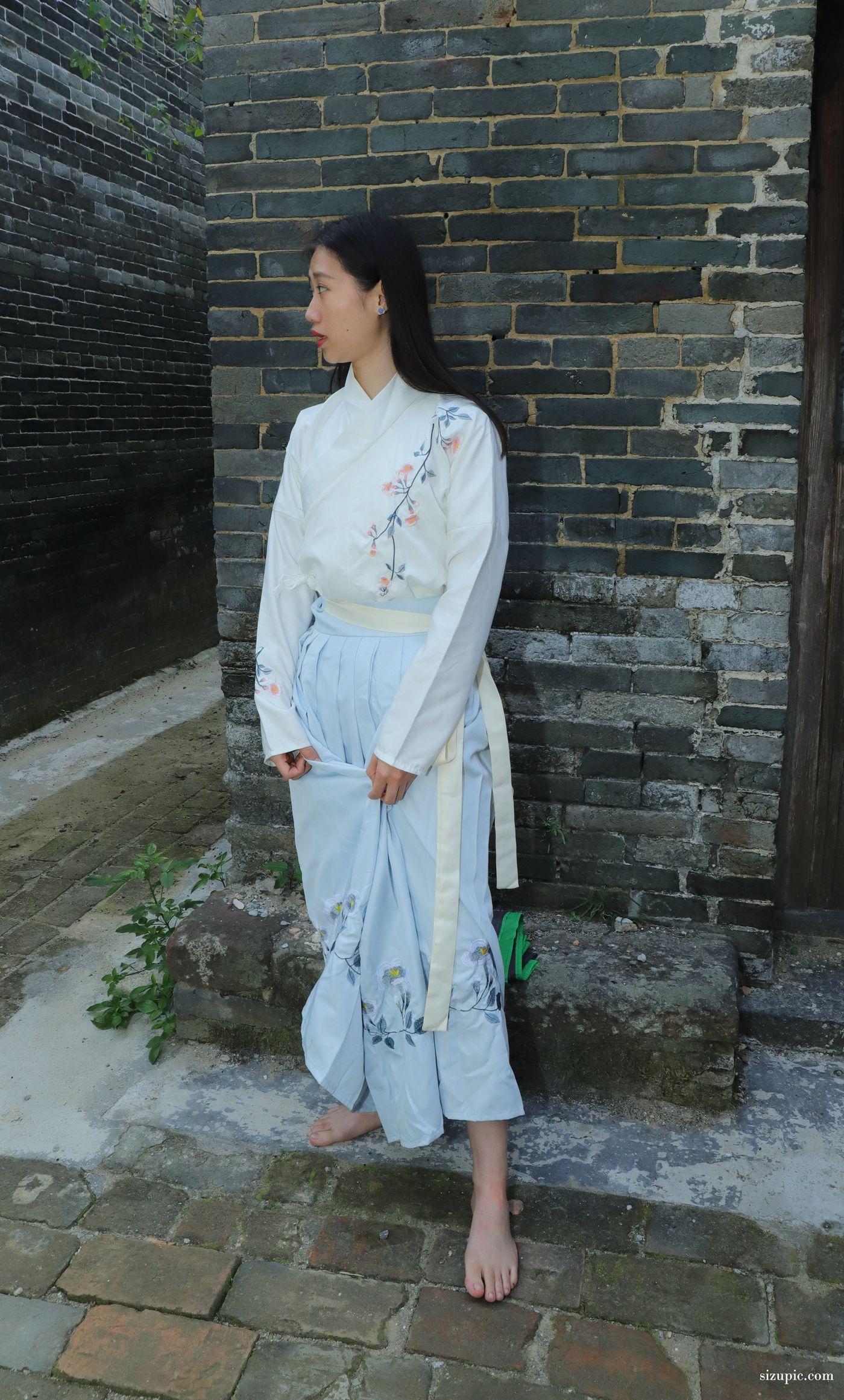 [Pary学生模拍] 049 极品美女小芳穿上汉服古镇赤脚 [138P]插图6