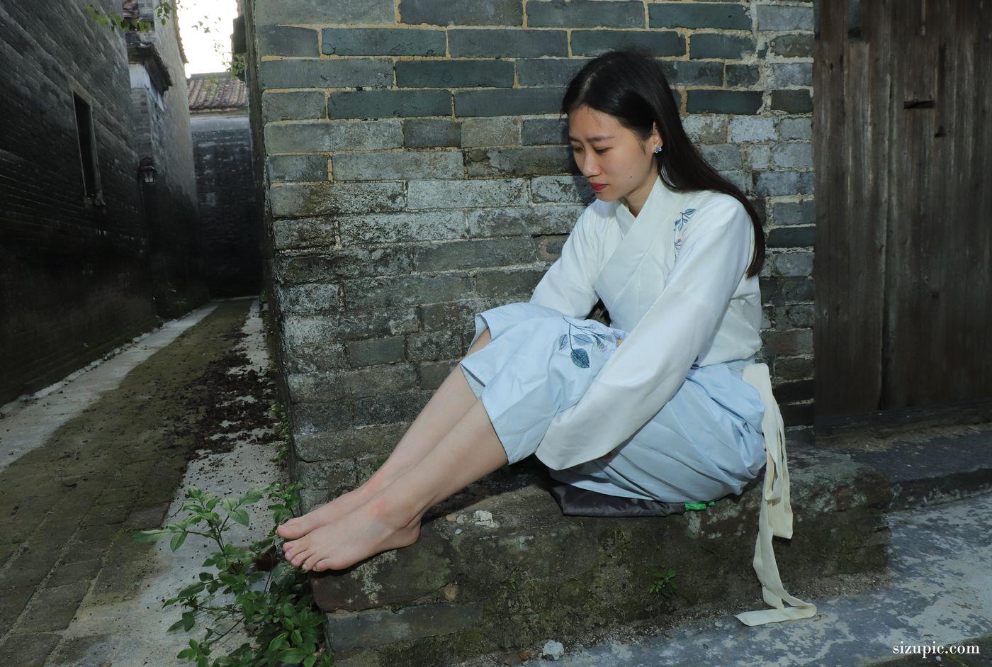 [Pary学生模拍] 049 极品美女小芳穿上汉服古镇赤脚 [138P]插图7