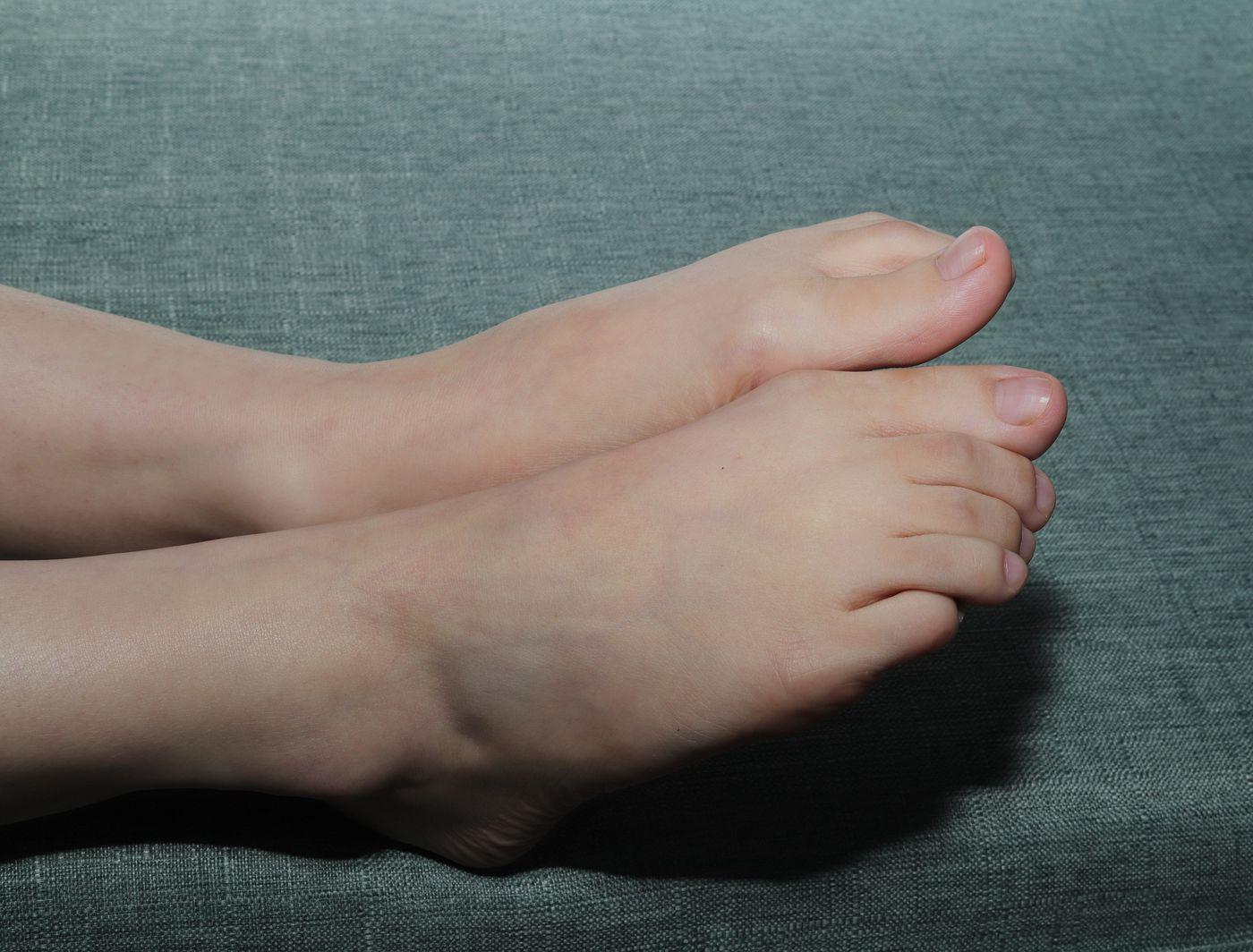 [Pary学生模拍] 015 极品美女小芳第一季超近距离拍摄脚底 [64P]插图1