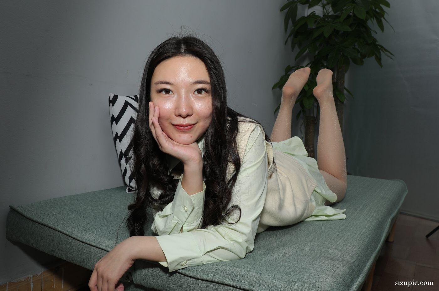 [Pary学生模拍] 044 大美女小欧老师展示超薄肉丝美脚 [88P]插图1