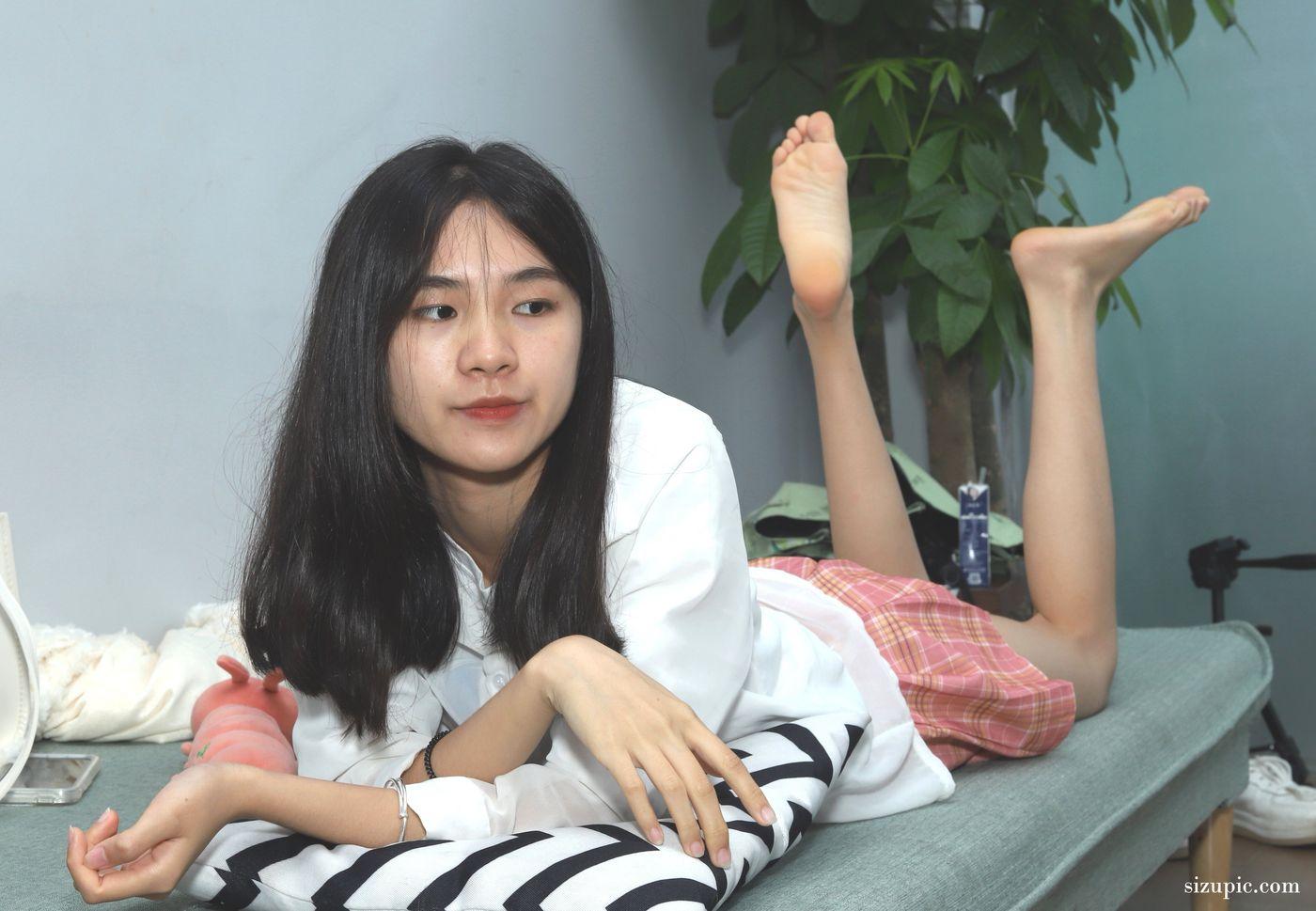 [Pary学生模拍] 053 小敏非常有表现力的37码修长美脚 [72P]插图8