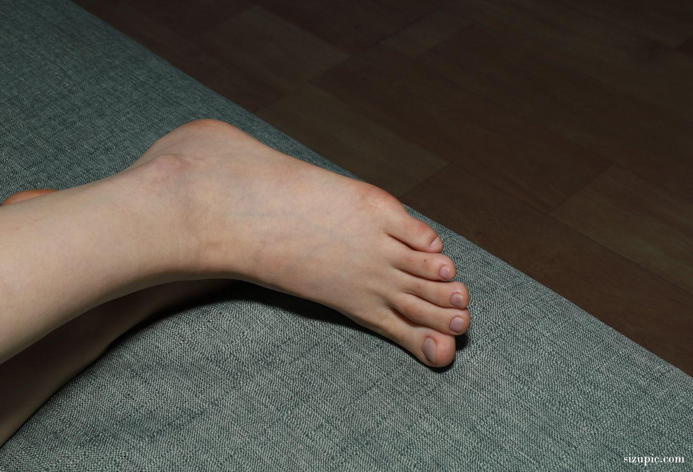 [Pary学生模拍] 050 极品美女小芳展示睡衣美脚 [67P]插图3
