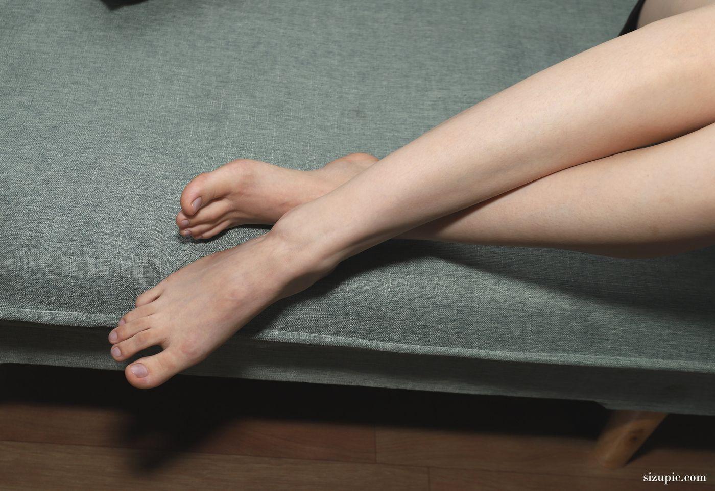 [Pary学生模拍] 050 极品美女小芳展示睡衣美脚 [67P]插图3
